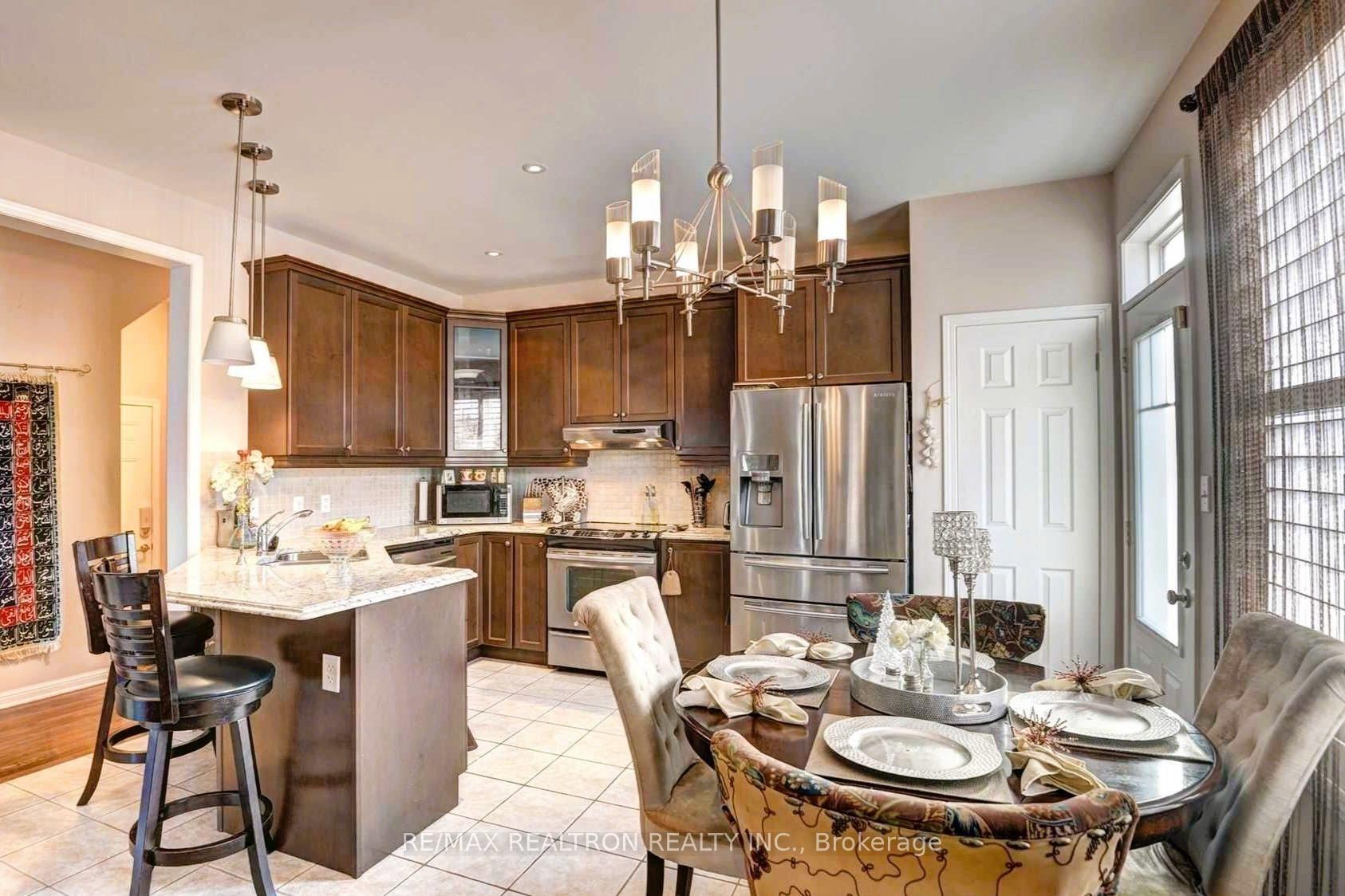Photo 14 of 2 Clenston Road, Brampton, Northwest Brampton — HOMEH