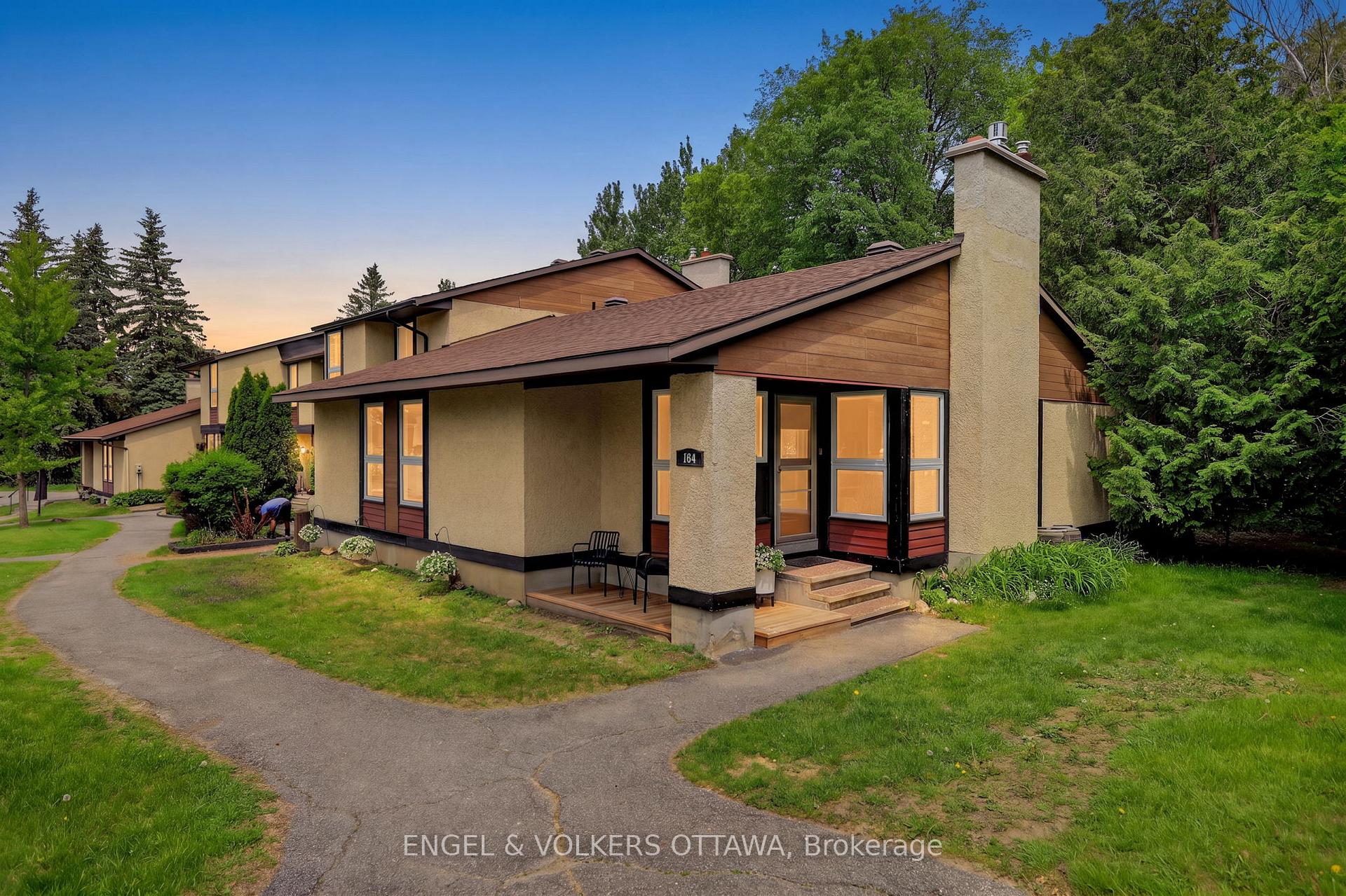 Photo 2 of Unit 6, 164 McClintock Way, Ottawa, Kanata - Katimavik — HOMEH