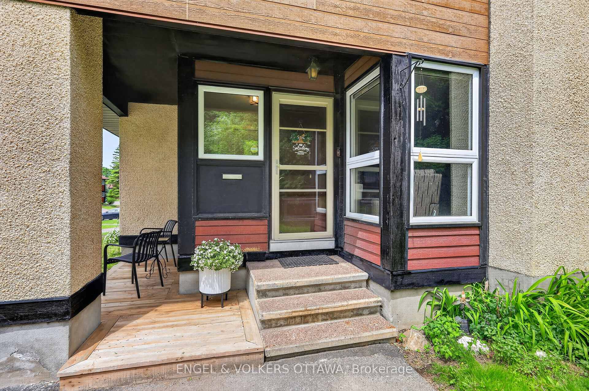 Photo 4 of Unit 6, 164 McClintock Way, Ottawa, Kanata - Katimavik — HOMEH