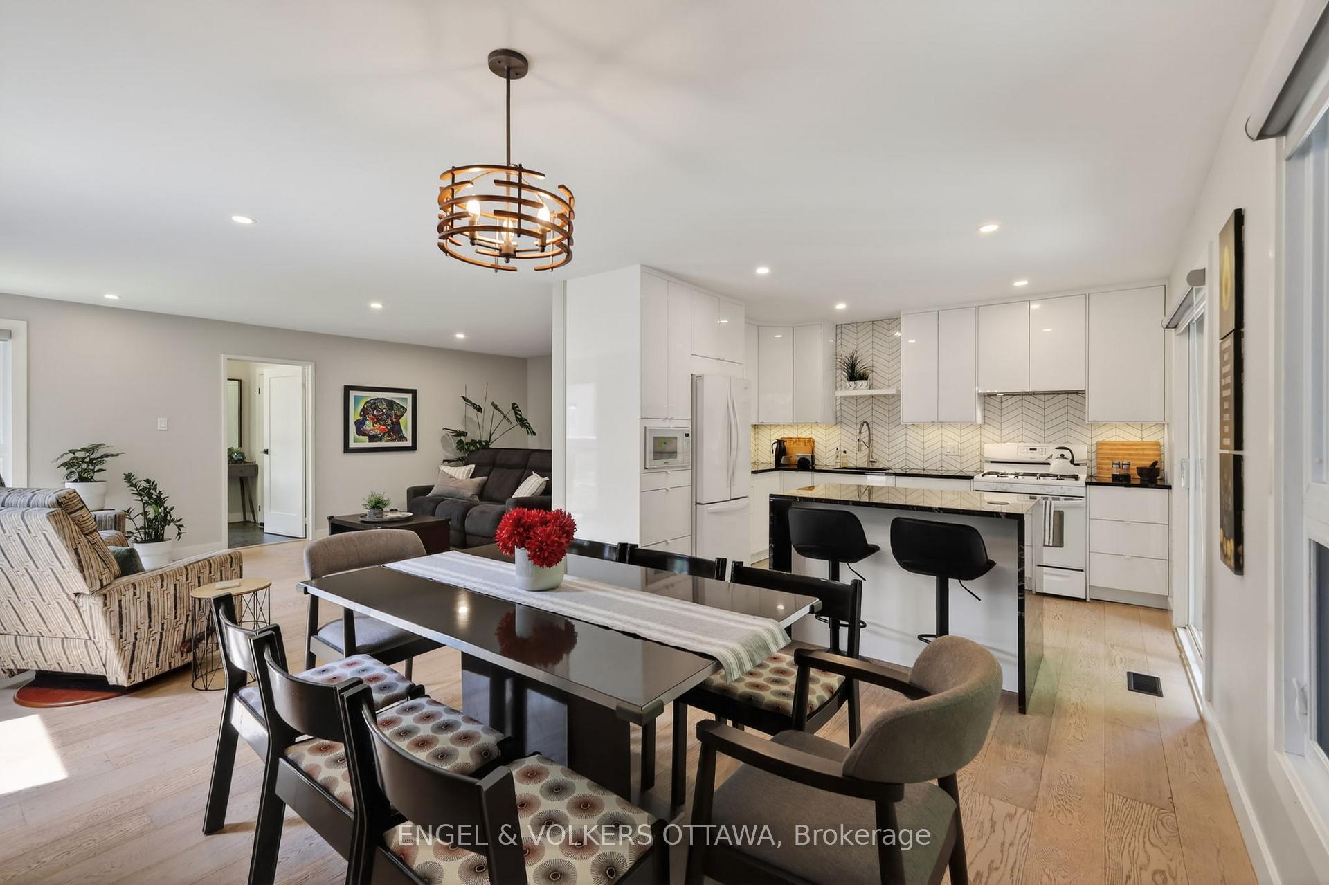 Photo 7 of Unit 6, 164 McClintock Way, Ottawa, Kanata - Katimavik — HOMEH
