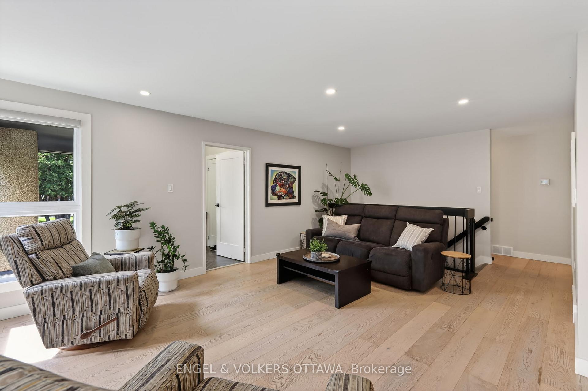 Photo 8 of Unit 6, 164 McClintock Way, Ottawa, Kanata - Katimavik — HOMEH