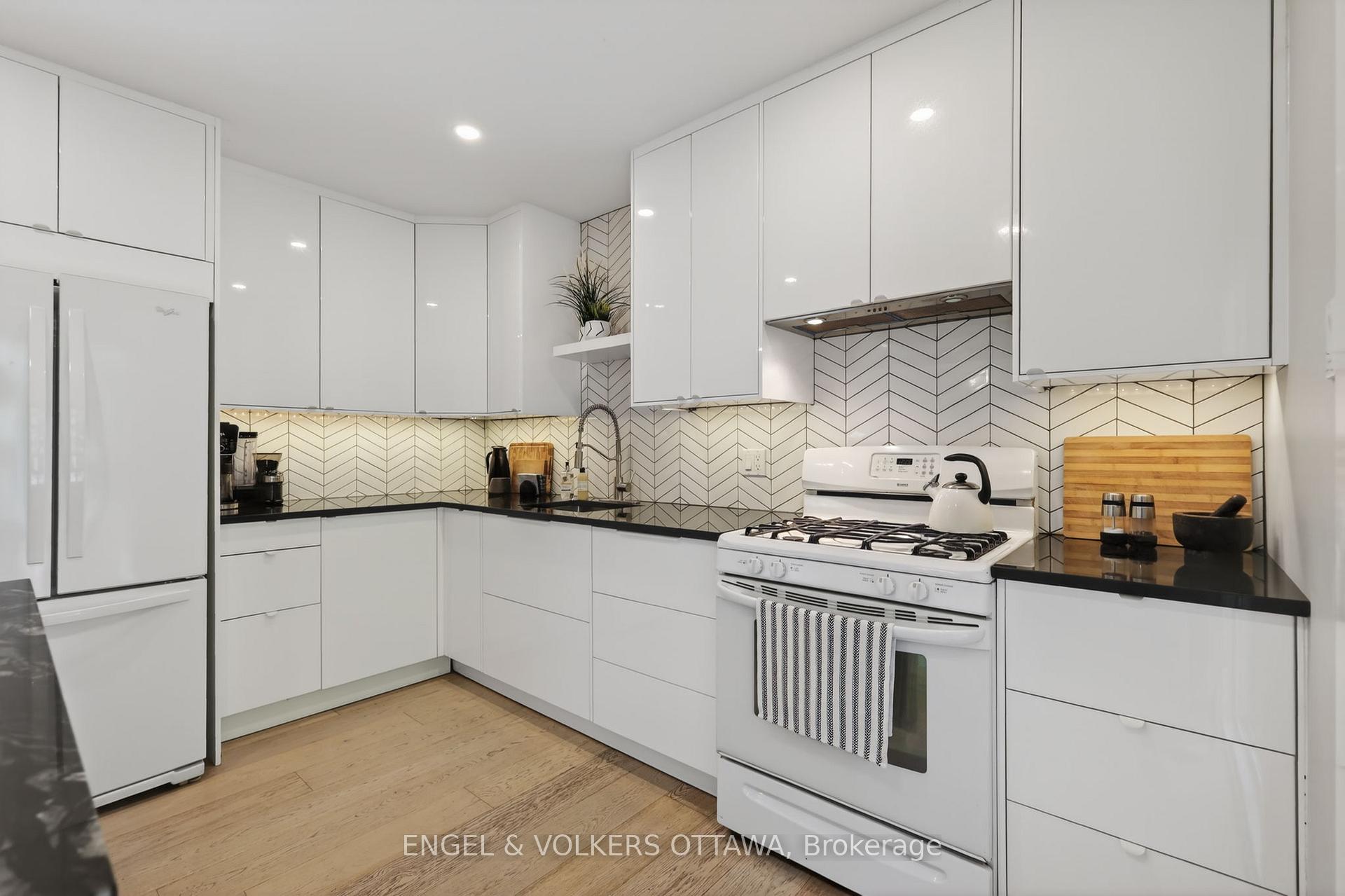 Photo 17 of Unit 6, 164 McClintock Way, Ottawa, Kanata - Katimavik — HOMEH