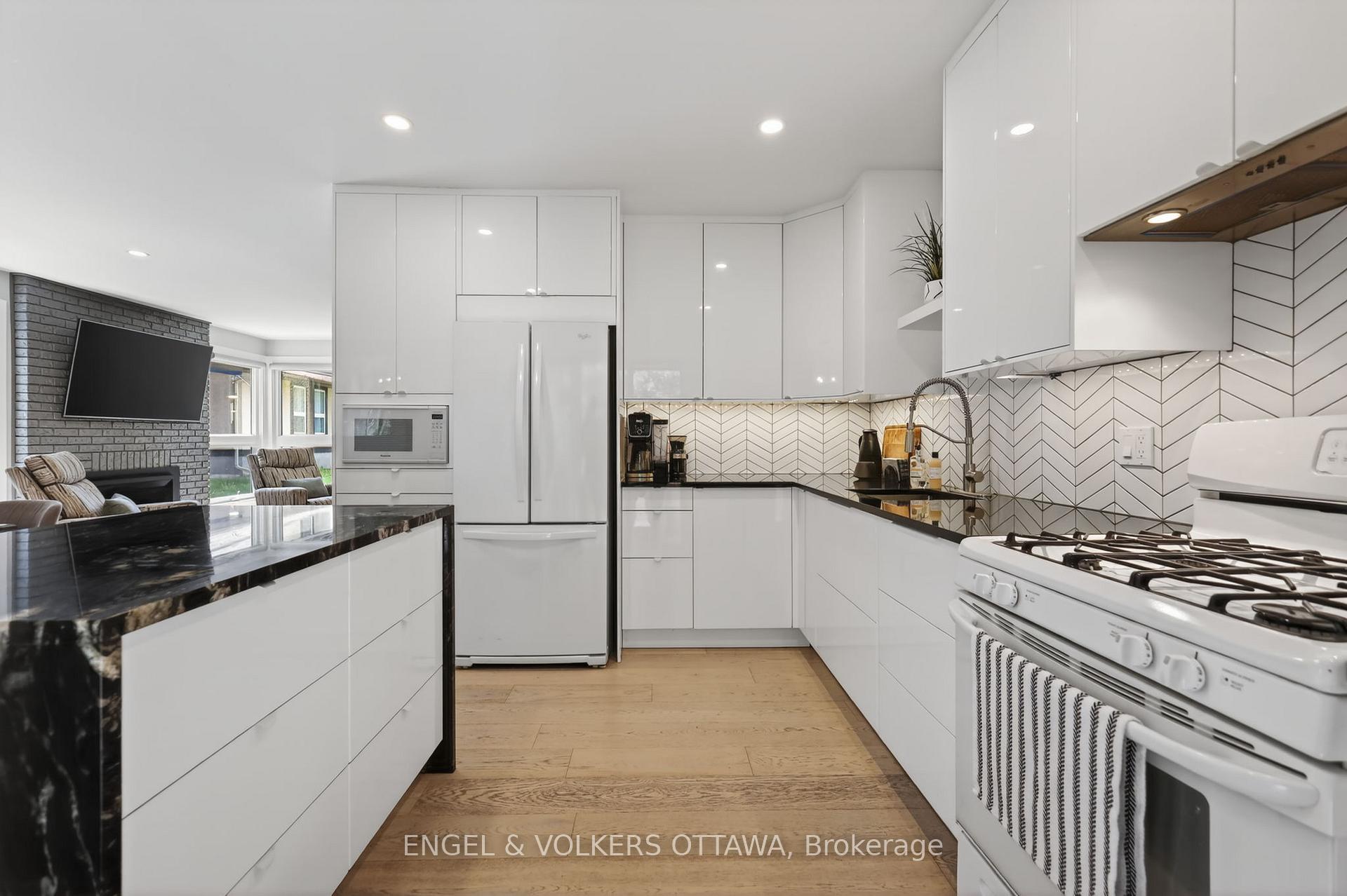 Photo 18 of Unit 6, 164 McClintock Way, Ottawa, Kanata - Katimavik — HOMEH