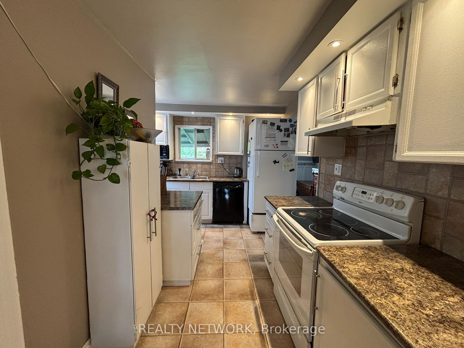 Photo 12 of 49 Highland Avenue, Hamilton, Crown Point — HOMEH