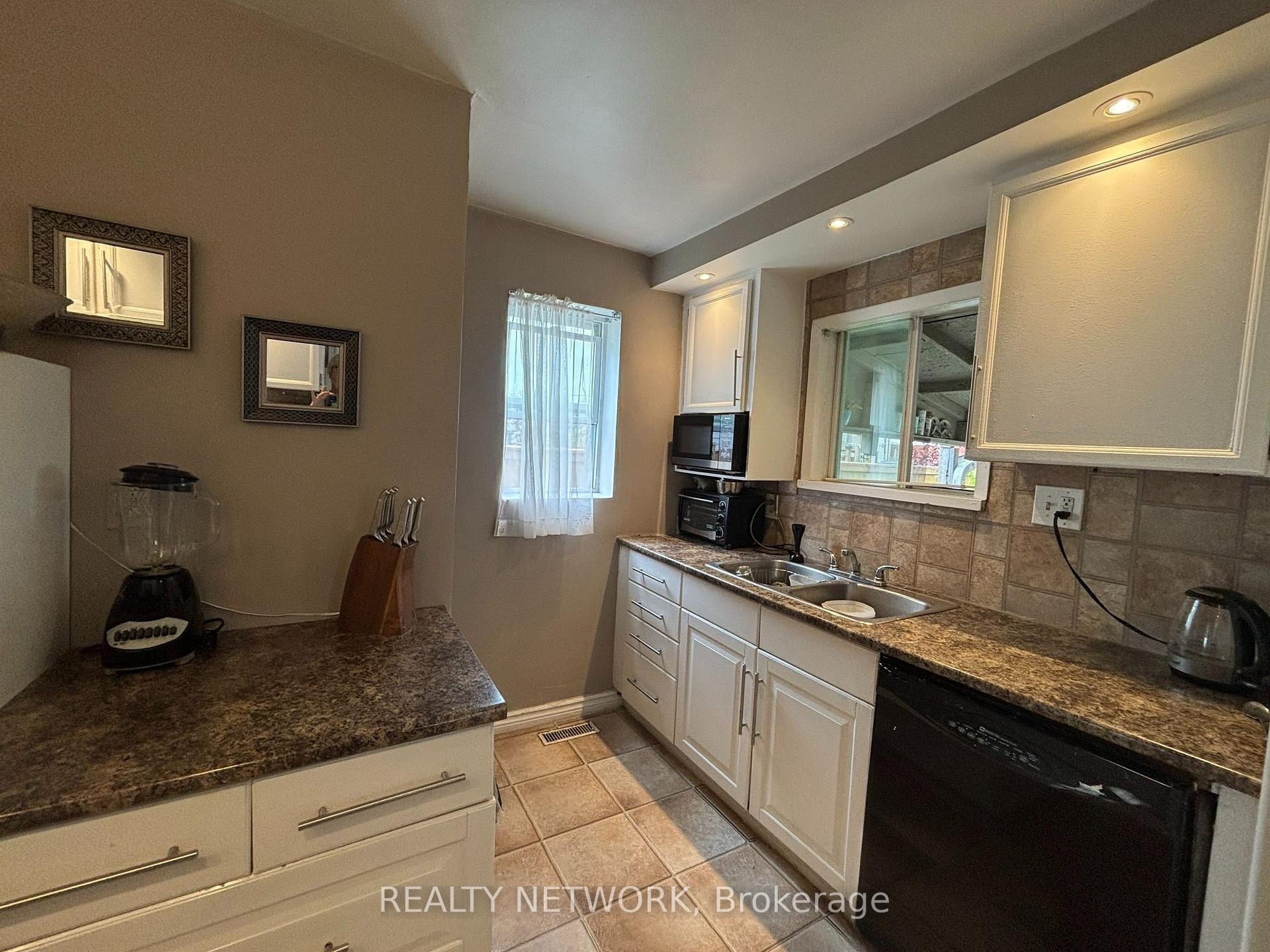 Photo 13 of 49 Highland Avenue, Hamilton, Crown Point — HOMEH