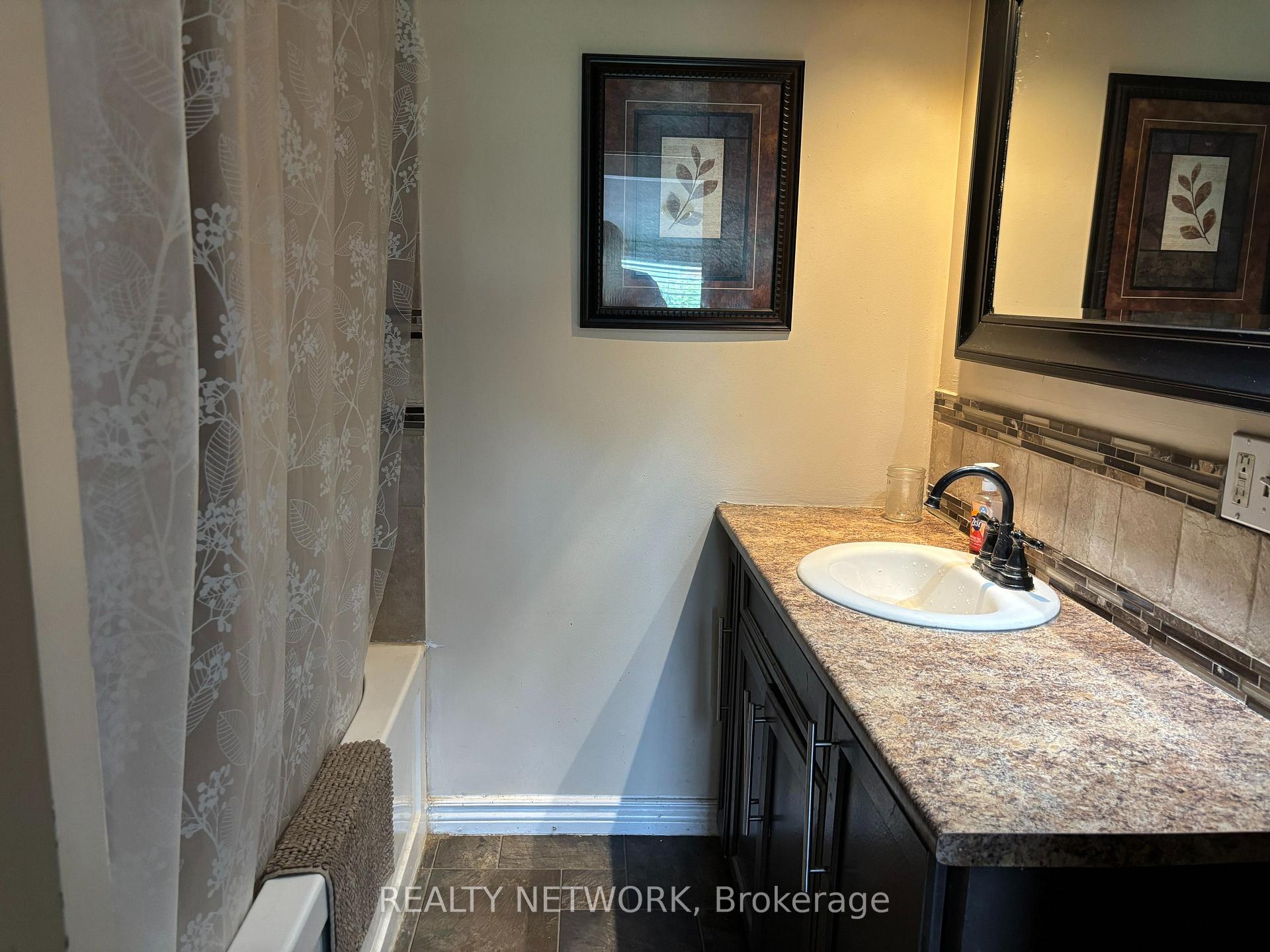 Photo 20 of 49 Highland Avenue, Hamilton, Crown Point — HOMEH