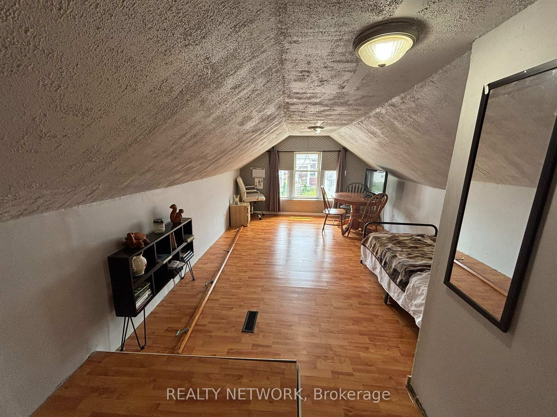 Photo 23 of 49 Highland Avenue, Hamilton, Crown Point — HOMEH