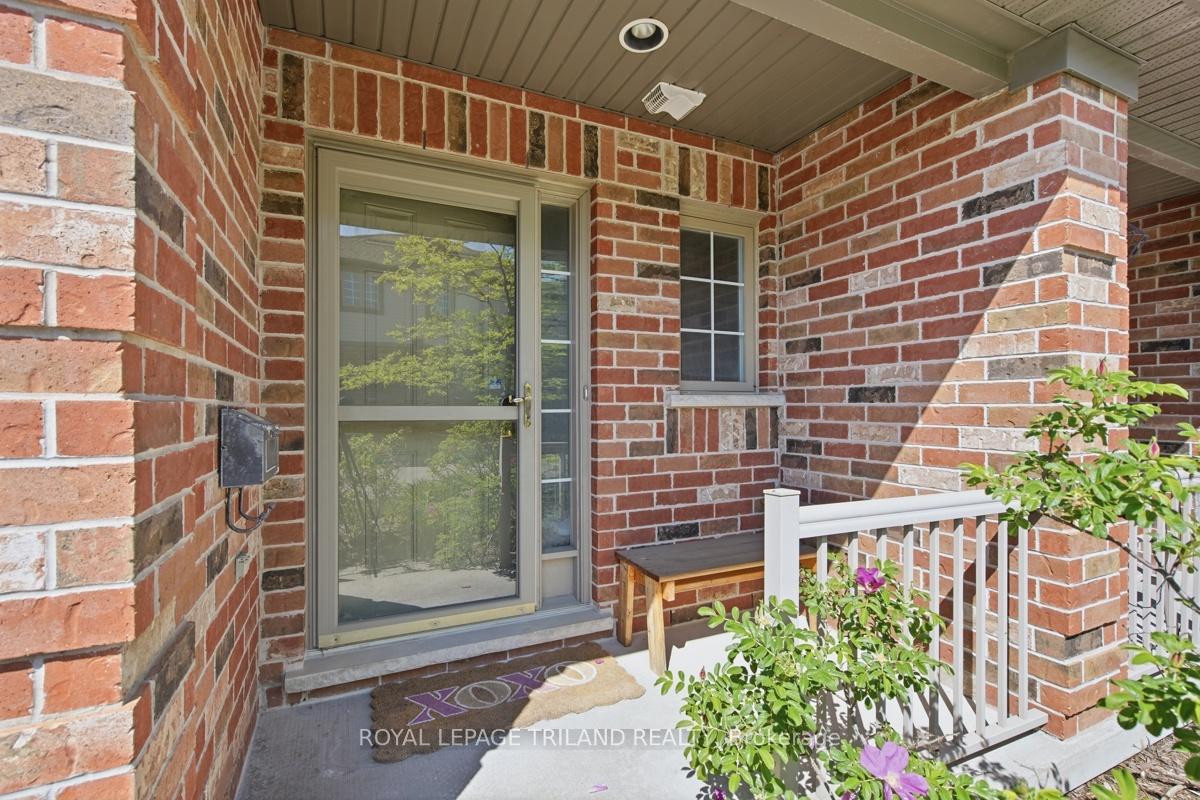 Photo 4 of Unit 127, 600 Hyde Park Road, London, North O — HOMEH