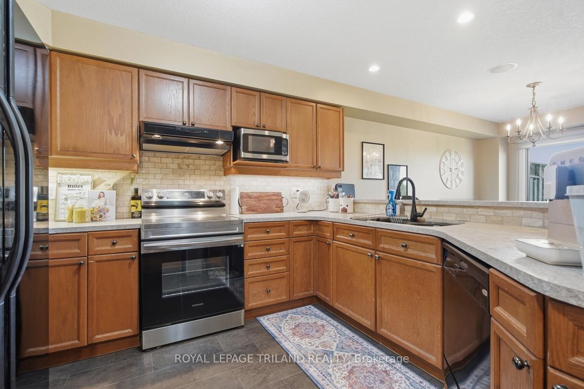 Photo 13 of Unit 127, 600 Hyde Park Road, London, North O — HOMEH