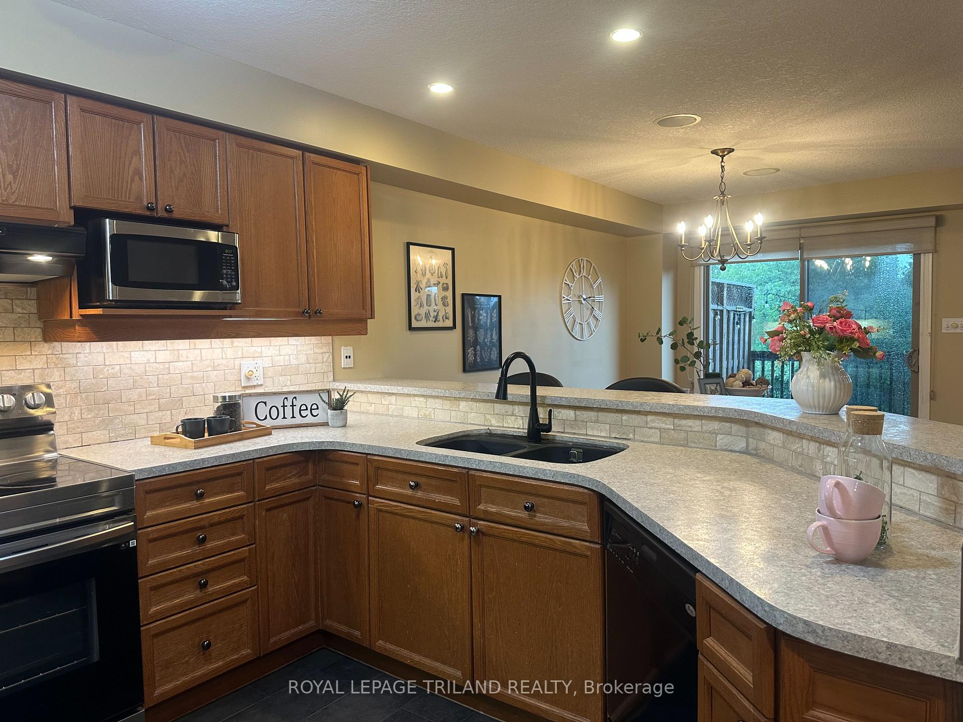 Photo 14 of Unit 127, 600 Hyde Park Road, London, North O — HOMEH