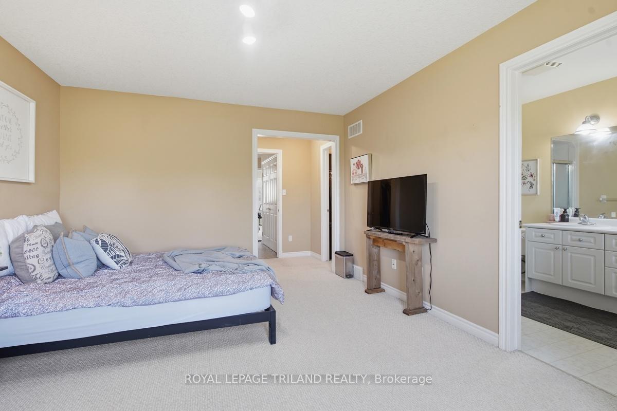 Photo 20 of Unit 127, 600 Hyde Park Road, London, North O — HOMEH