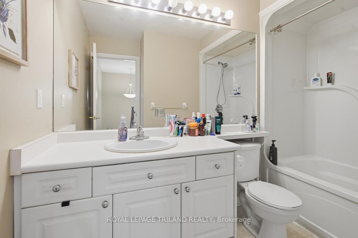 Photo 34 of Unit 127, 600 Hyde Park Road, London, North O — HOMEH