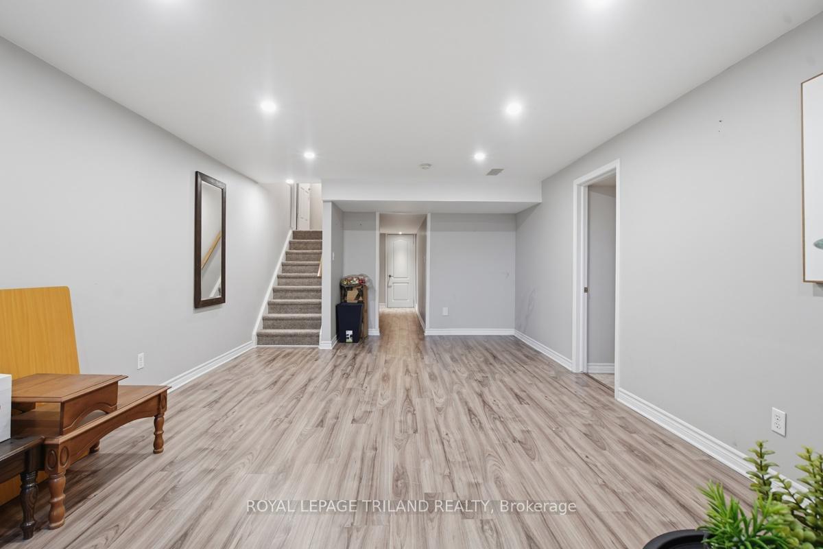 Photo 38 of Unit 127, 600 Hyde Park Road, London, North O — HOMEH