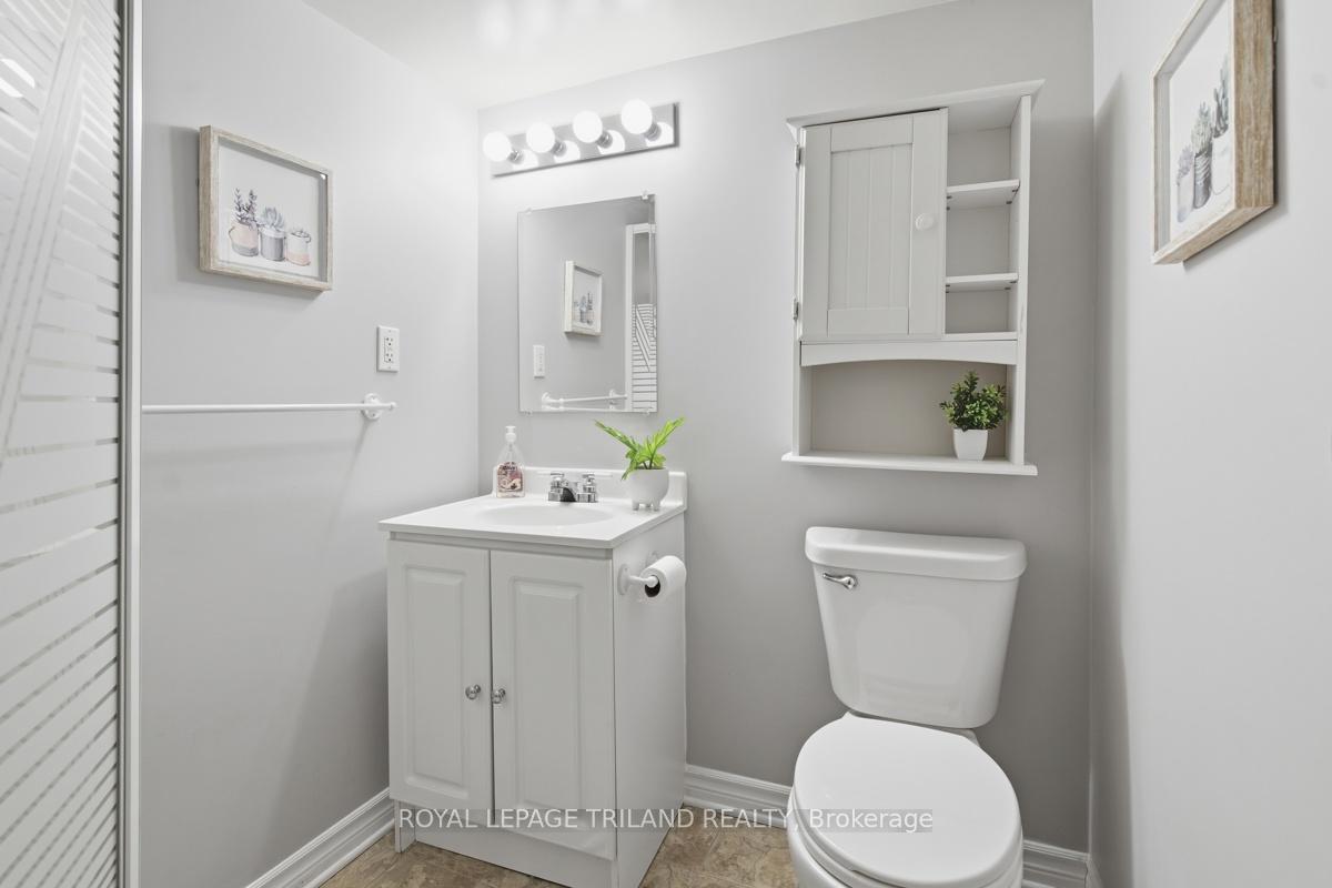 Photo 39 of Unit 127, 600 Hyde Park Road, London, North O — HOMEH