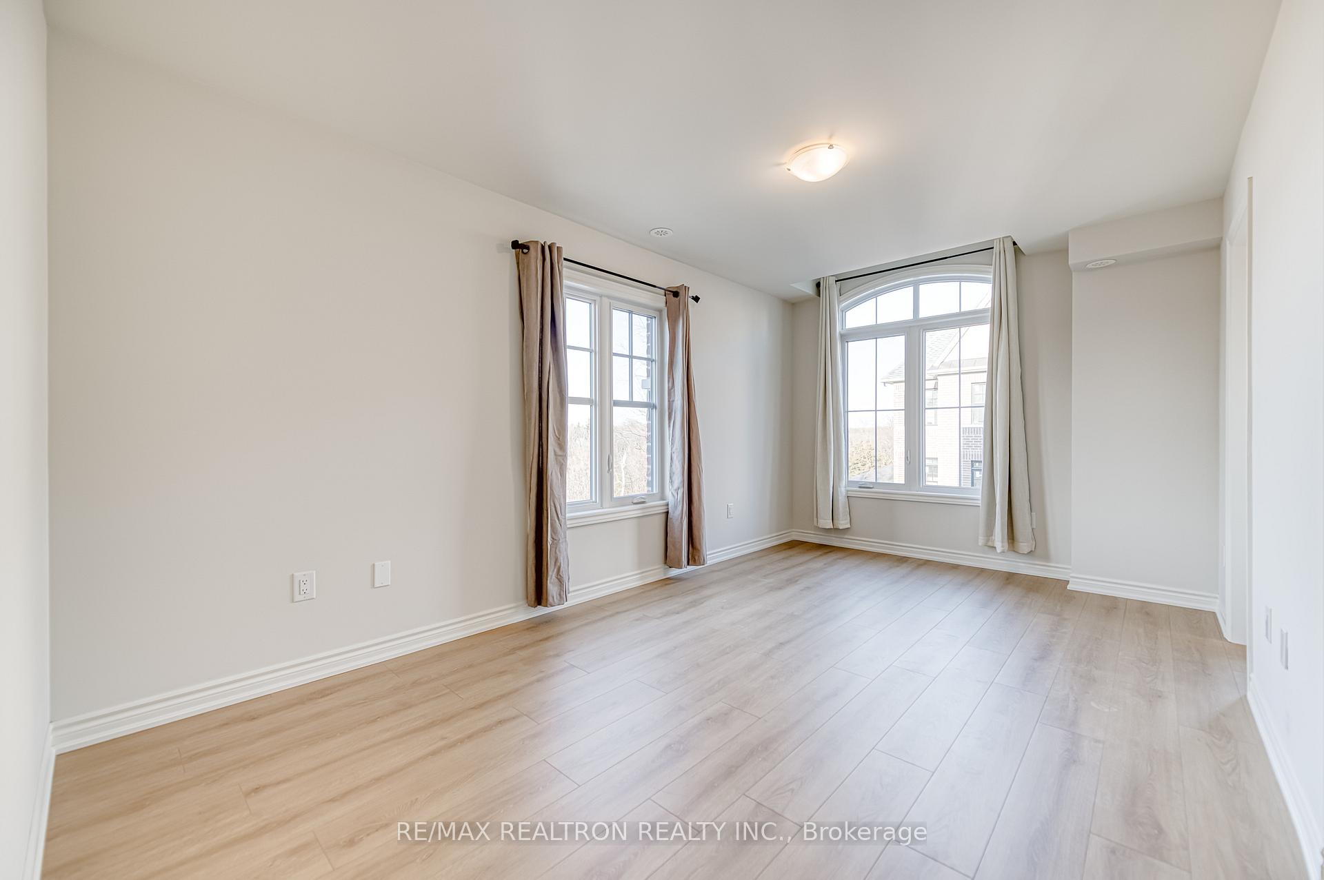 Photo 23 of 65 Main Street S, Markham, Vinegar Hill — HOMEH