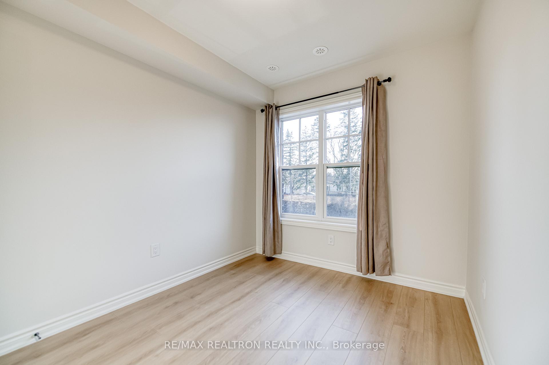 Photo 28 of 65 Main Street S, Markham, Vinegar Hill — HOMEH