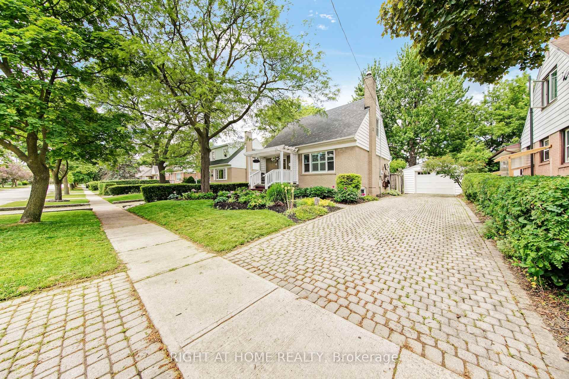 Photo of 74 Mccaul Street
