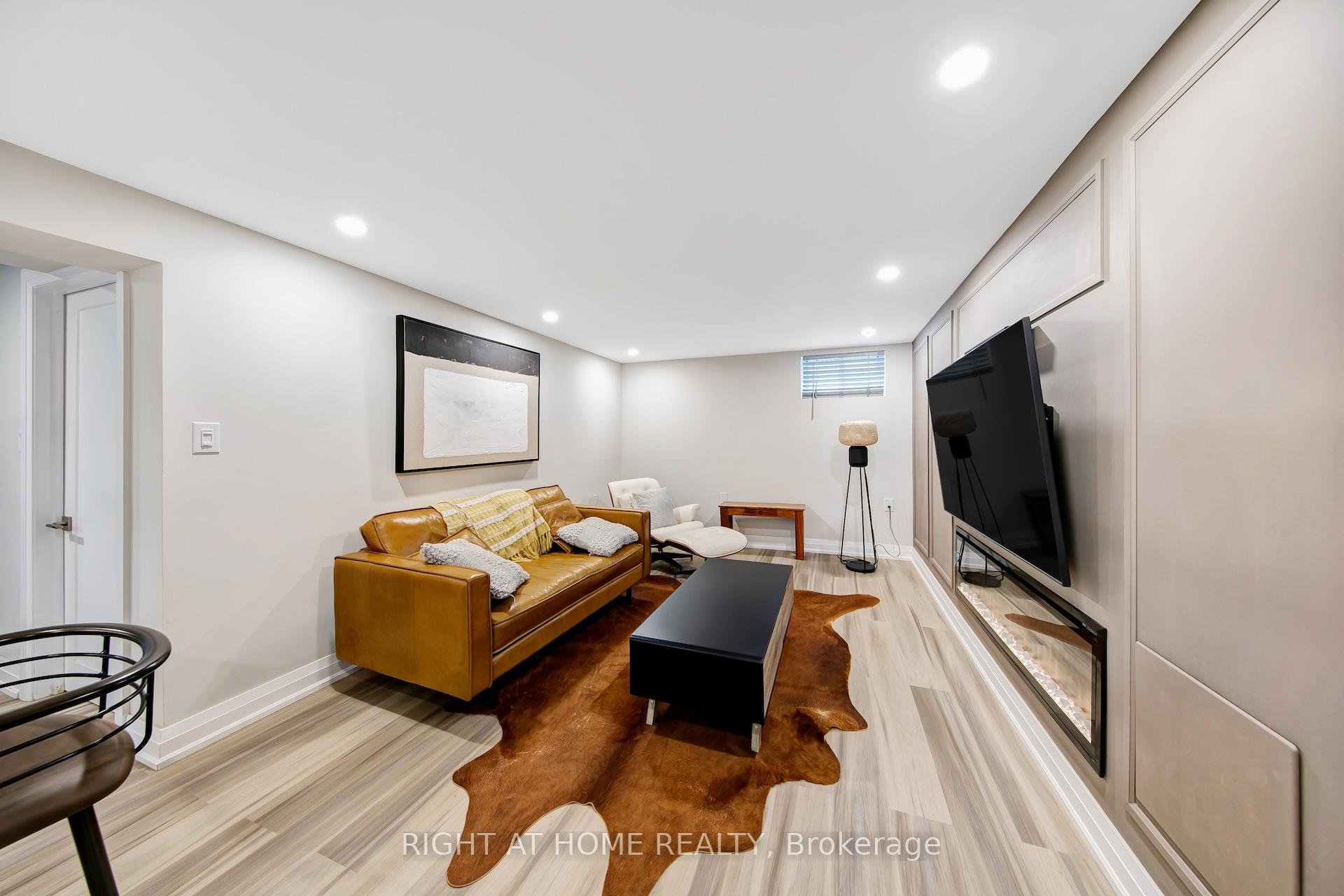 Photo 30 of 74 Mccaul Street, Brampton, Brampton North — HOMEH