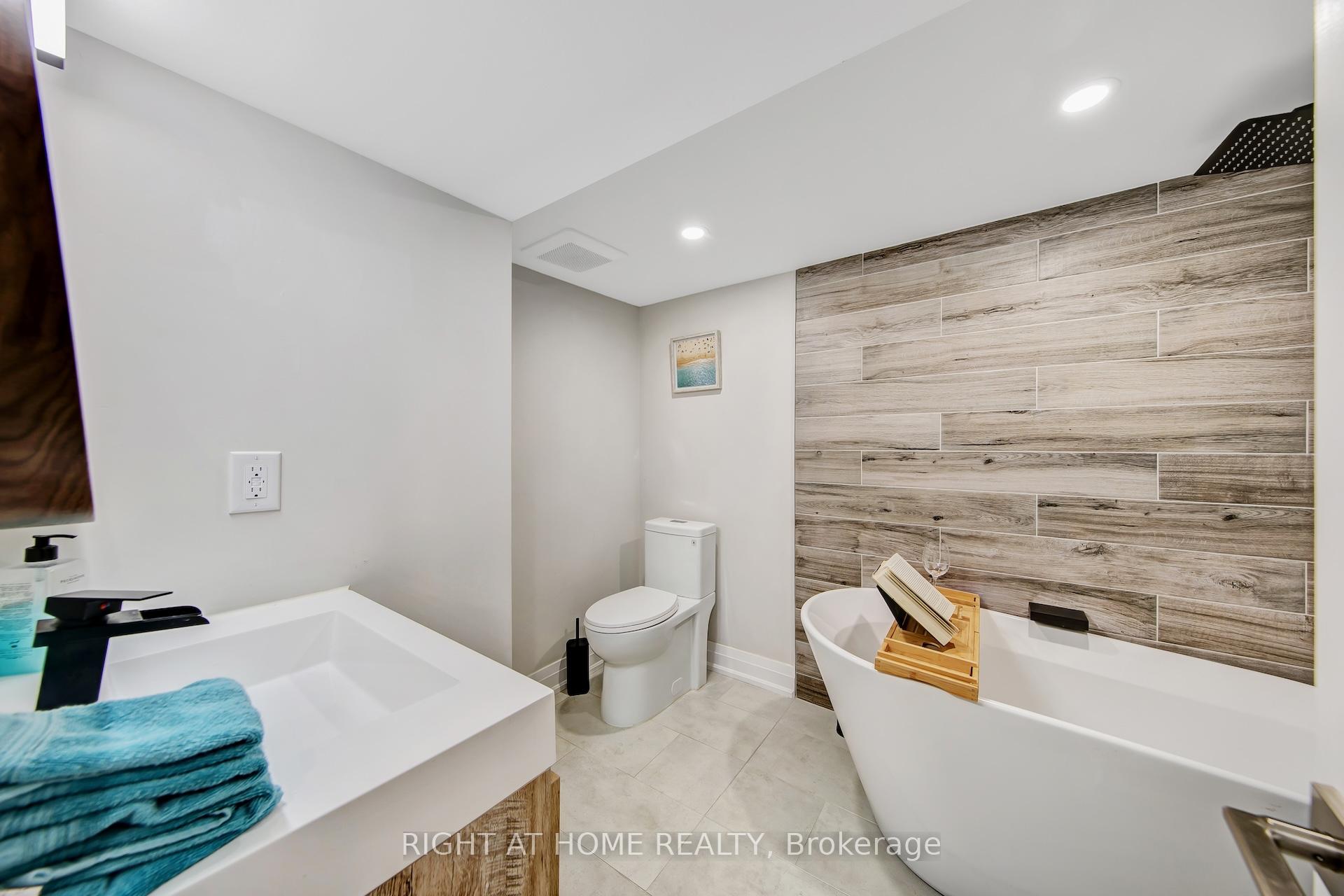 Photo 33 of 74 Mccaul Street, Brampton, Brampton North — HOMEH