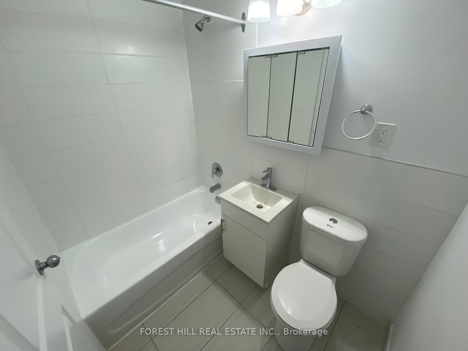 Photo 6 of Unit 105, 11 Shallmar Boulevard, Toronto, Forest Hill North — HOMEH
