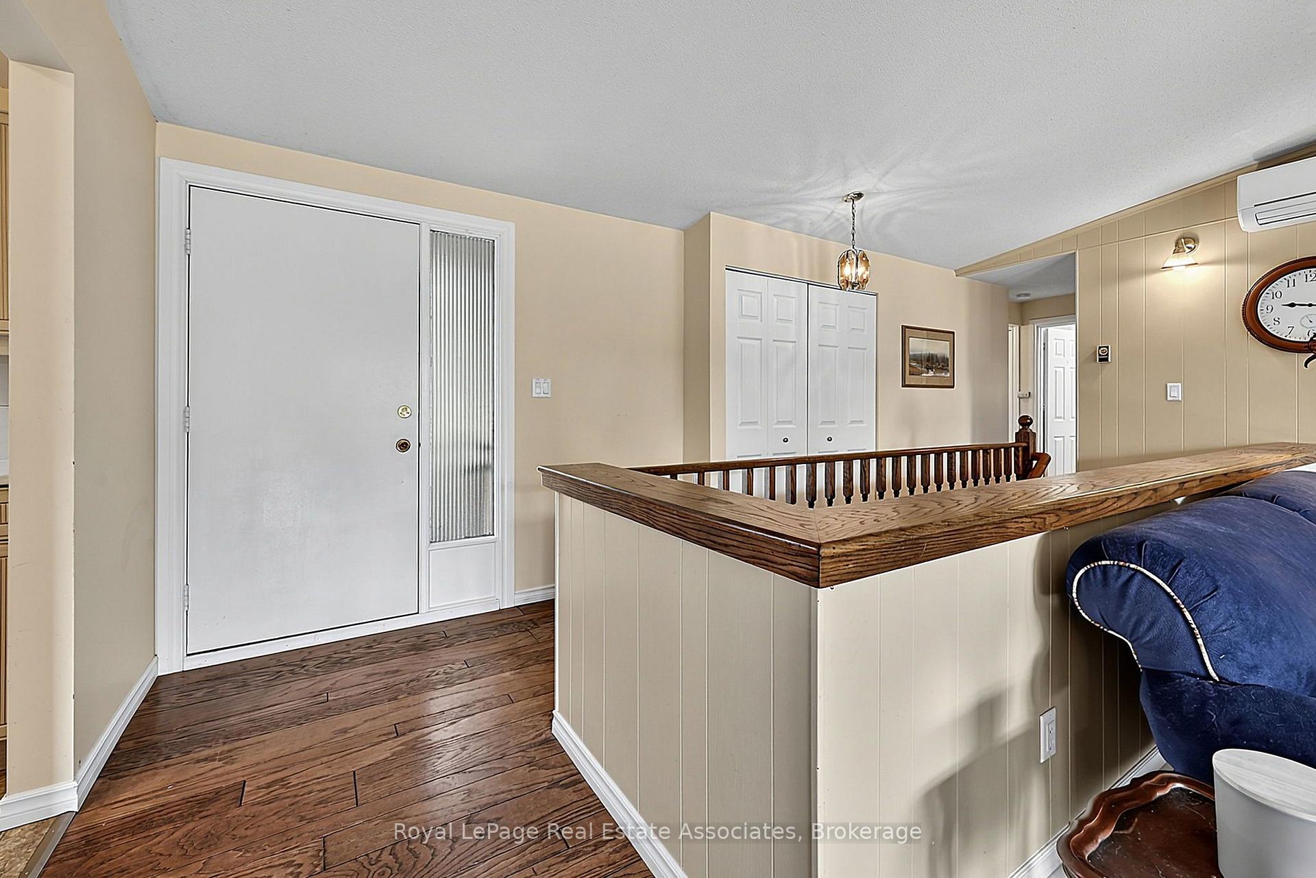 Photo 5 of 408 Mooney Crescent, Orillia — HOMEH