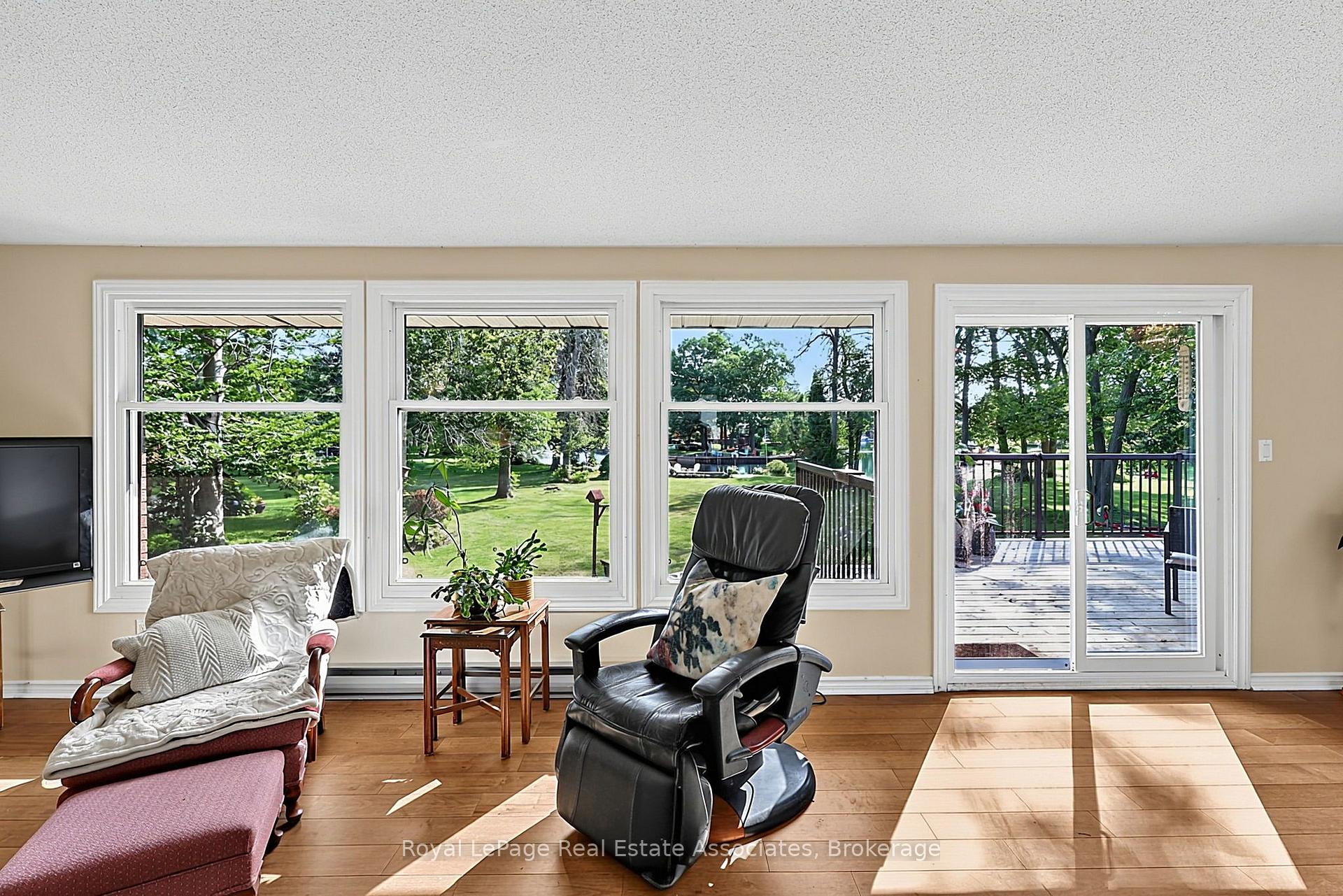 Photo 7 of 408 Mooney Crescent, Orillia — HOMEH