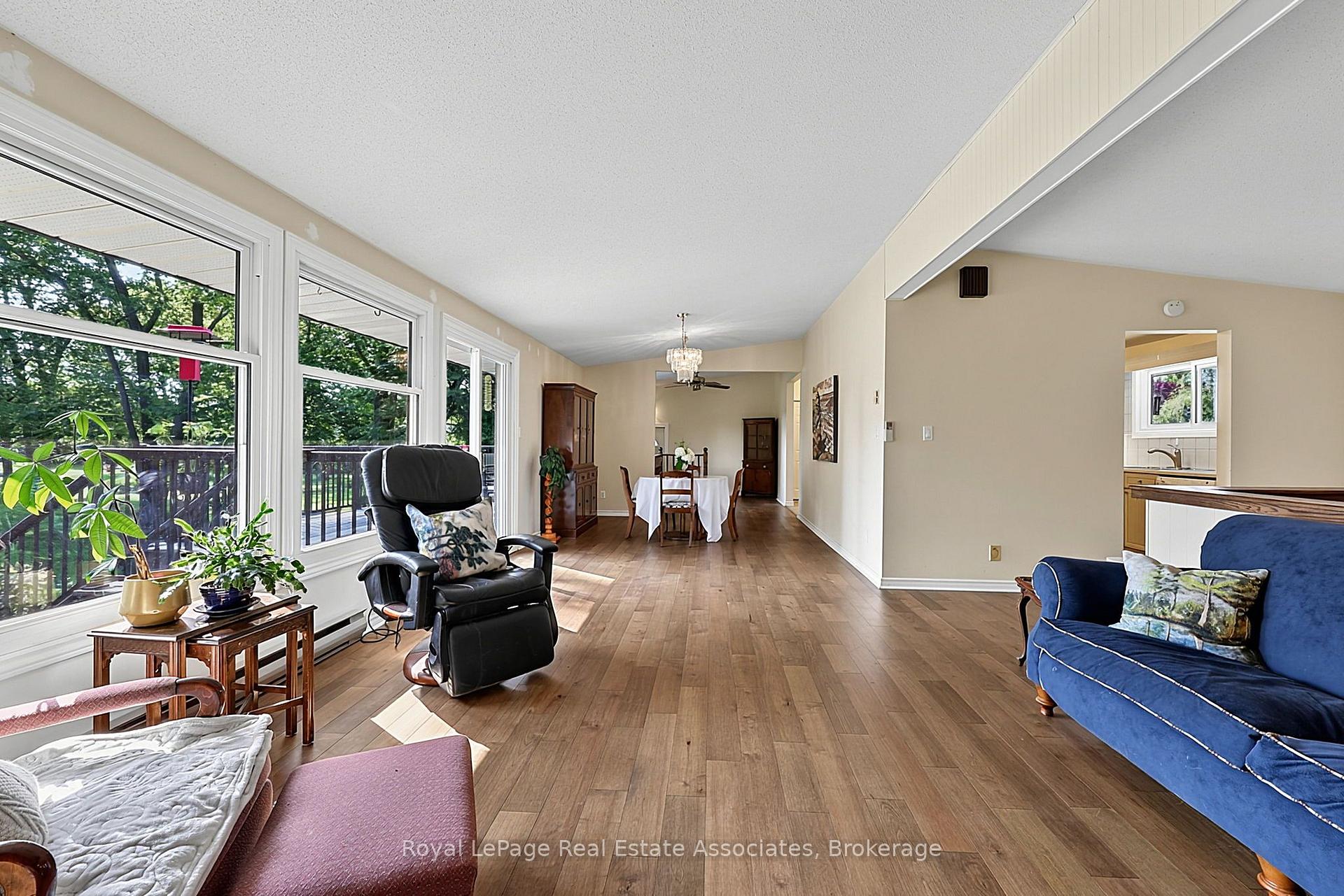 Photo 9 of 408 Mooney Crescent, Orillia — HOMEH