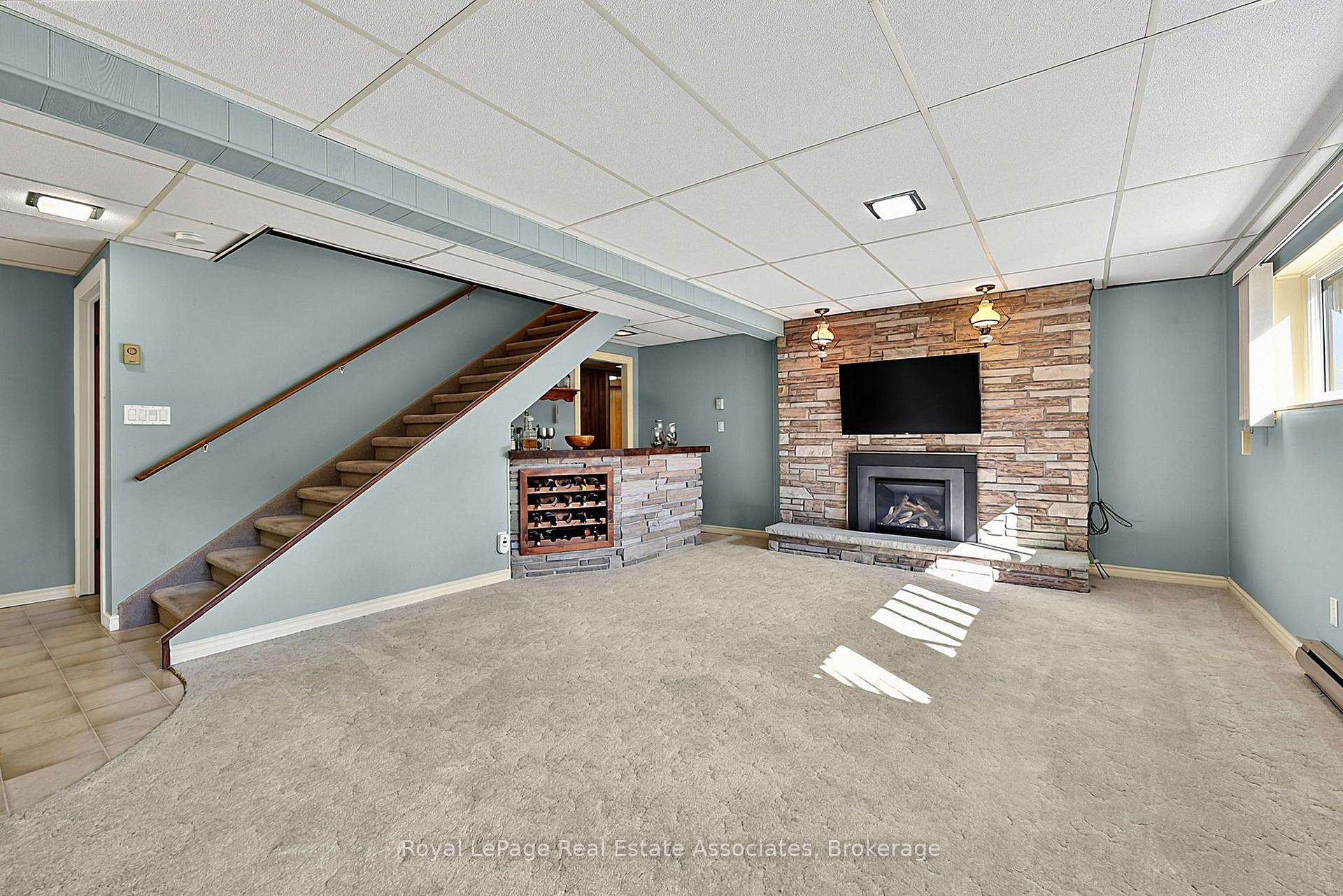 Photo 25 of 408 Mooney Crescent, Orillia — HOMEH