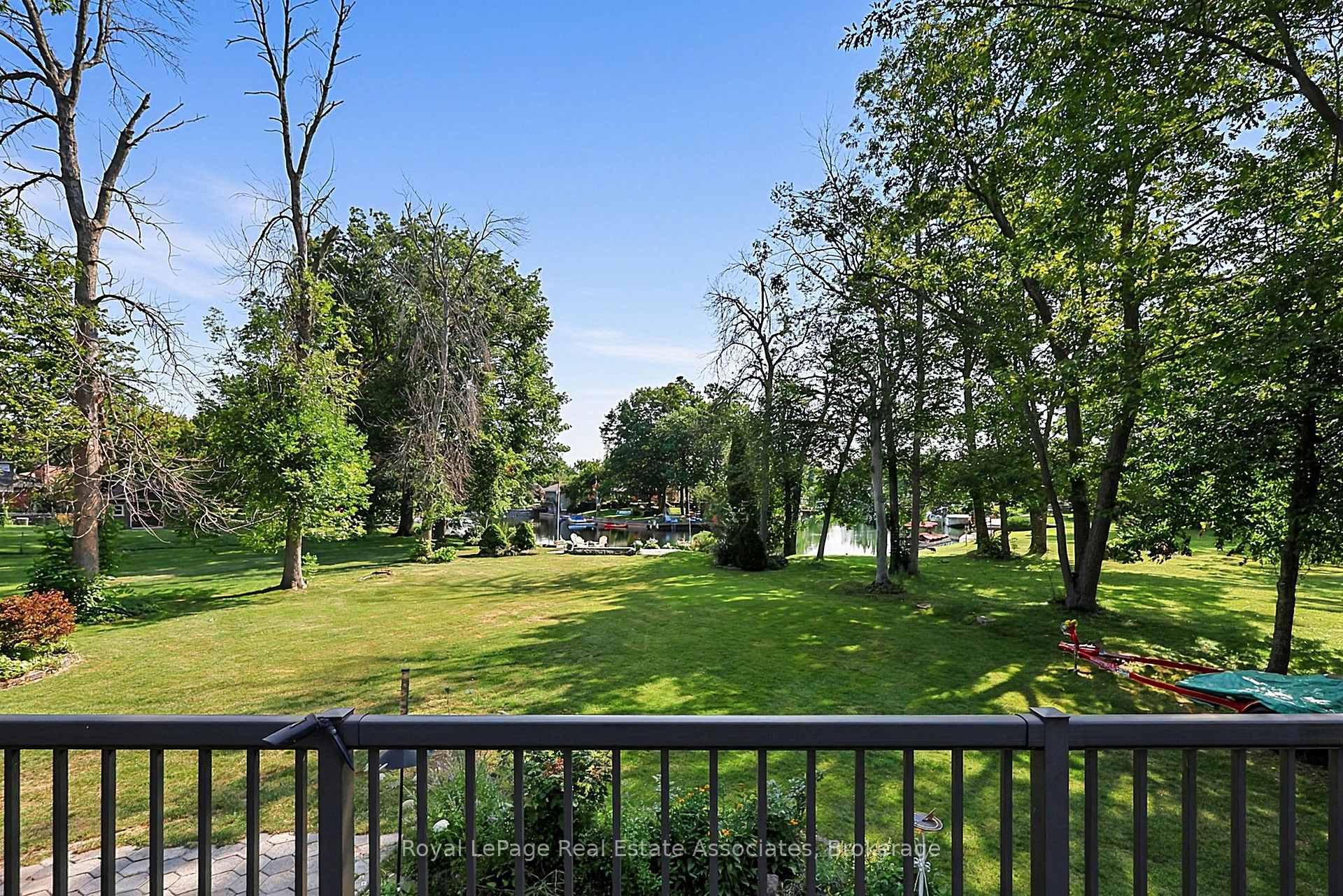 Photo 33 of 408 Mooney Crescent, Orillia — HOMEH