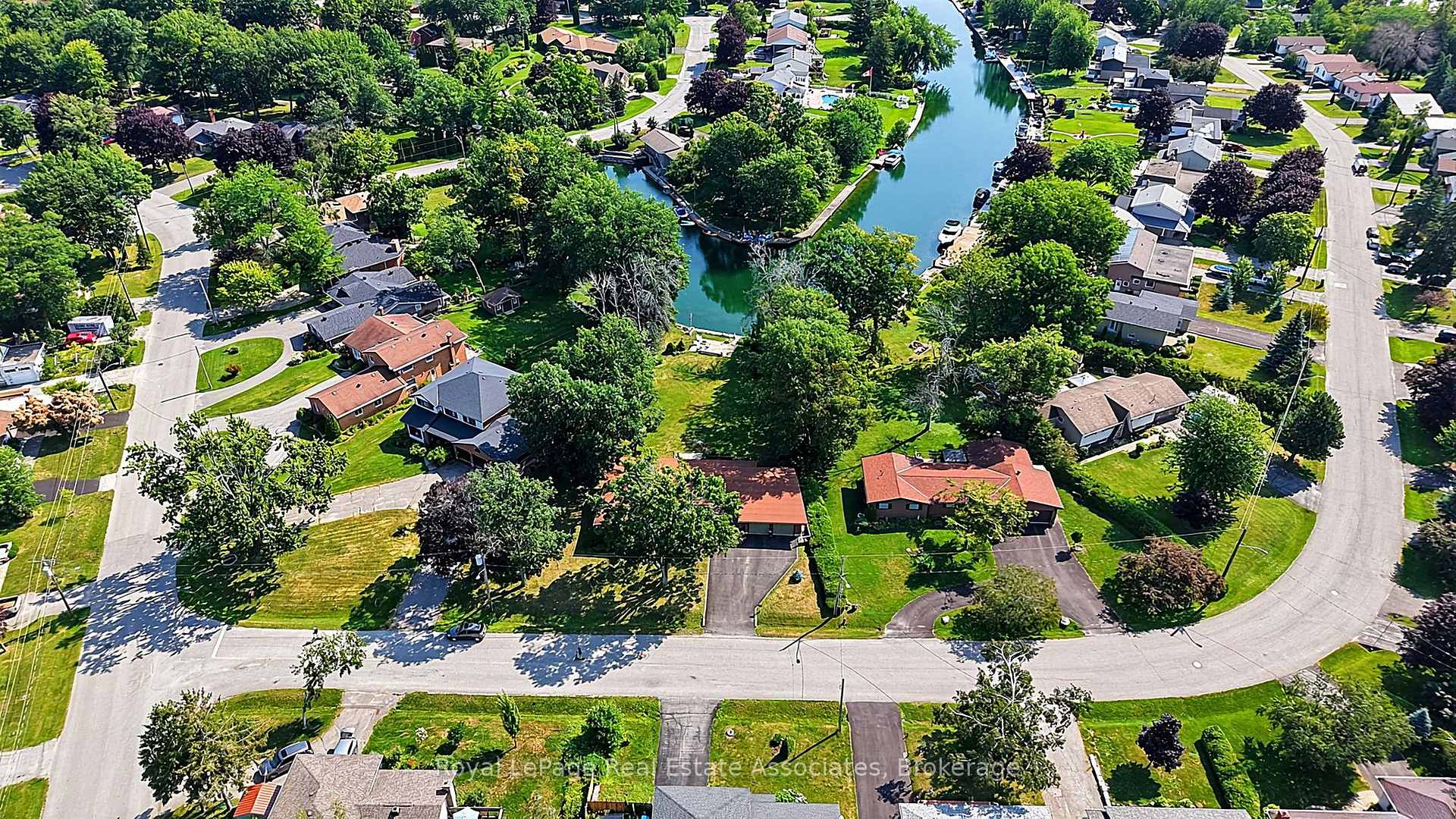 Photo 41 of 408 Mooney Crescent, Orillia — HOMEH