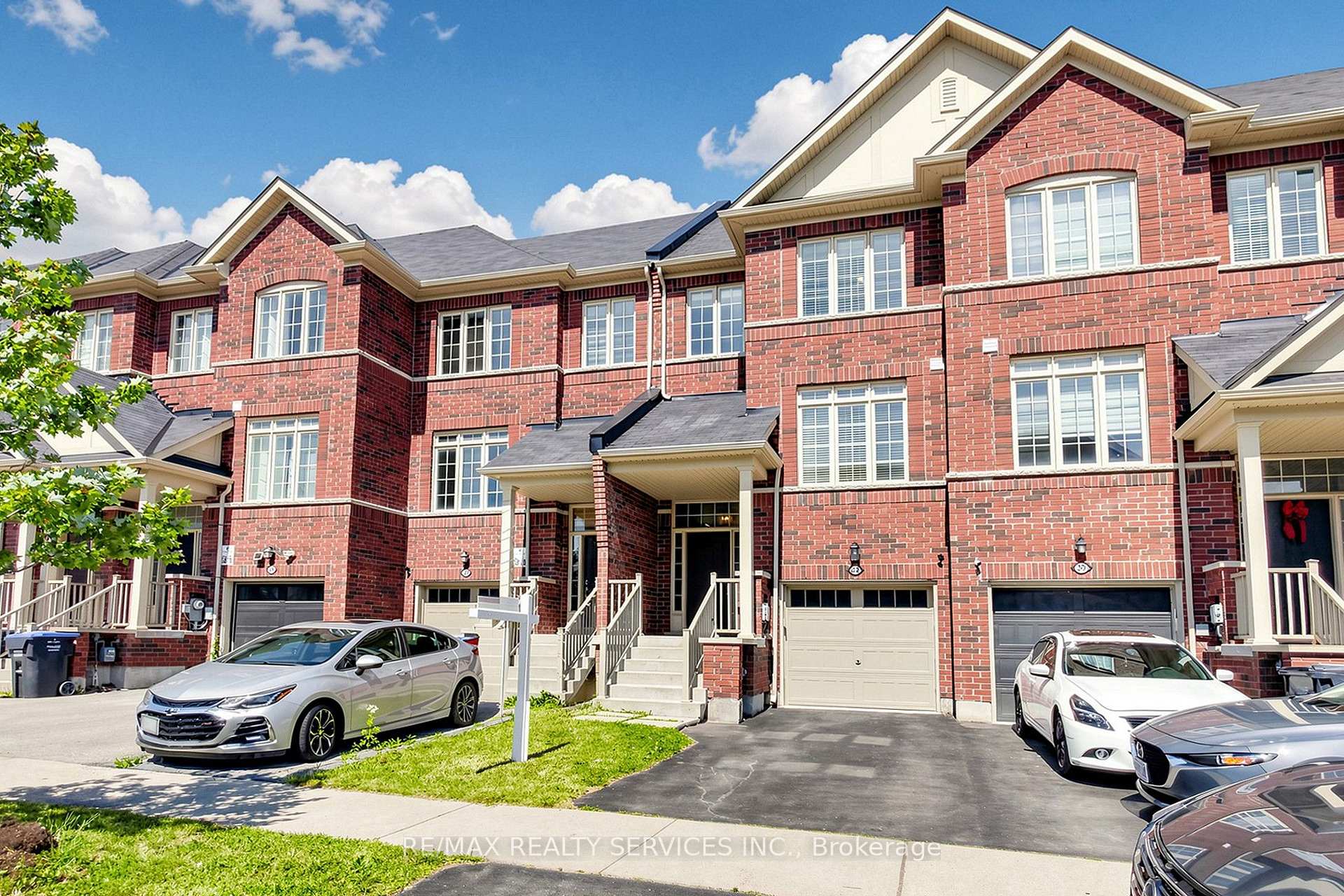 Photo 3 of 32 Agava Street, Brampton, Northwest Brampton — HOMEH