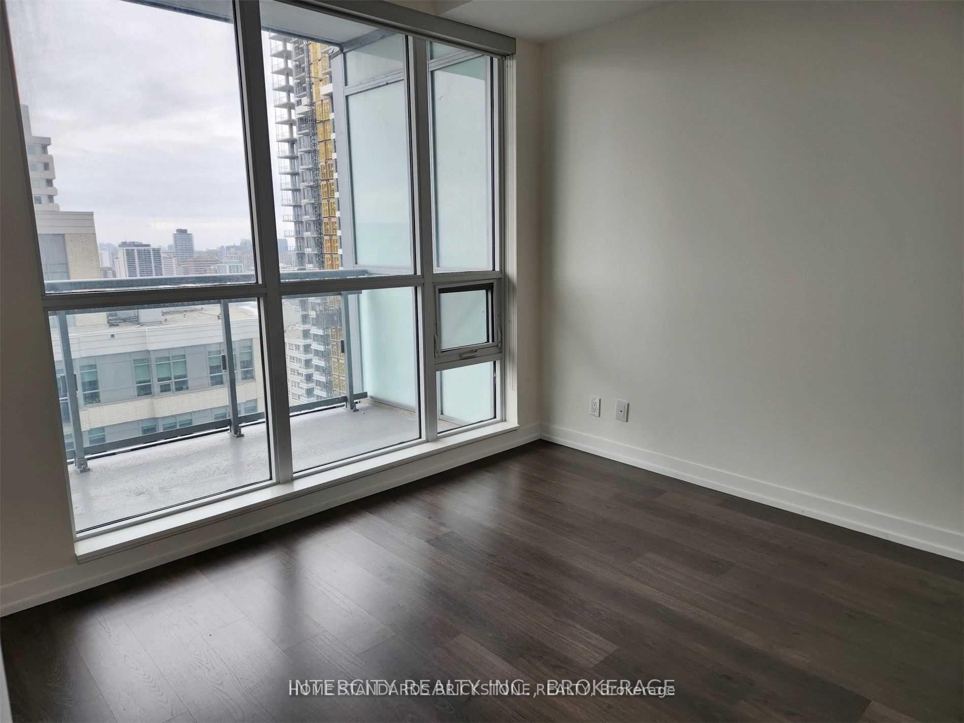 Photo 3 of Unit 89, 89 Dunfield Avenue, Toronto, Mount Pleasant West — HOMEH