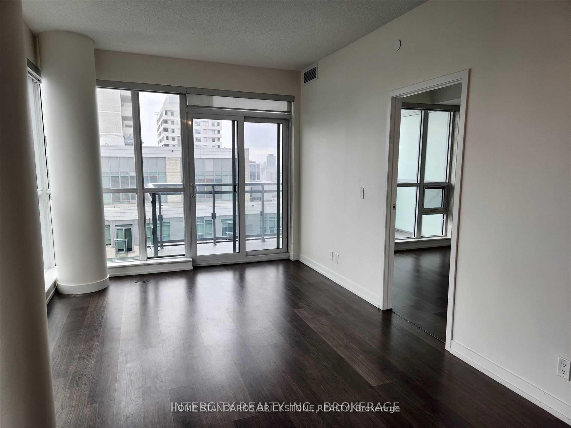 Photo 4 of Unit 89, 89 Dunfield Avenue, Toronto, Mount Pleasant West — HOMEH