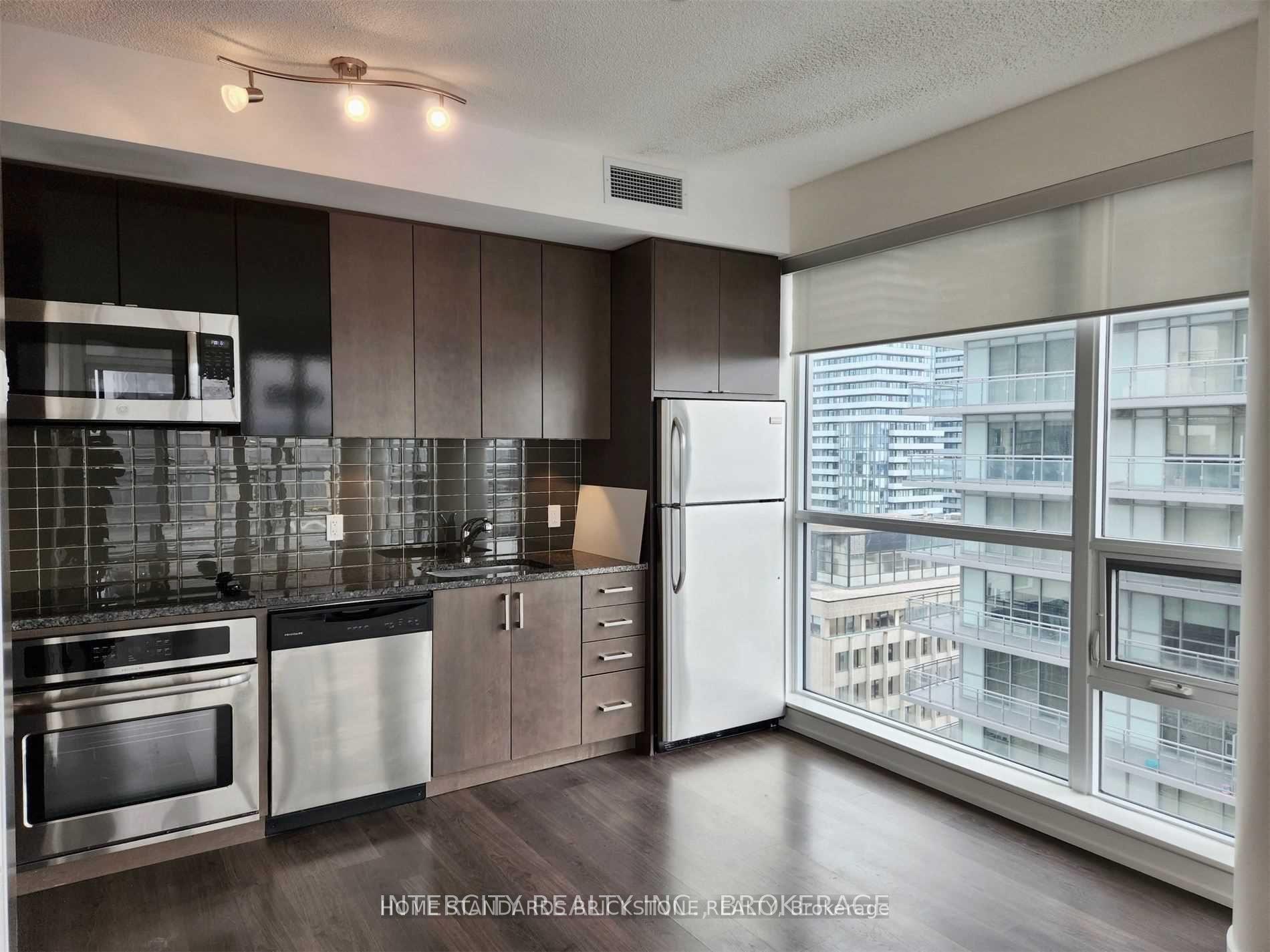 Photo 6 of Unit 89, 89 Dunfield Avenue, Toronto, Mount Pleasant West — HOMEH
