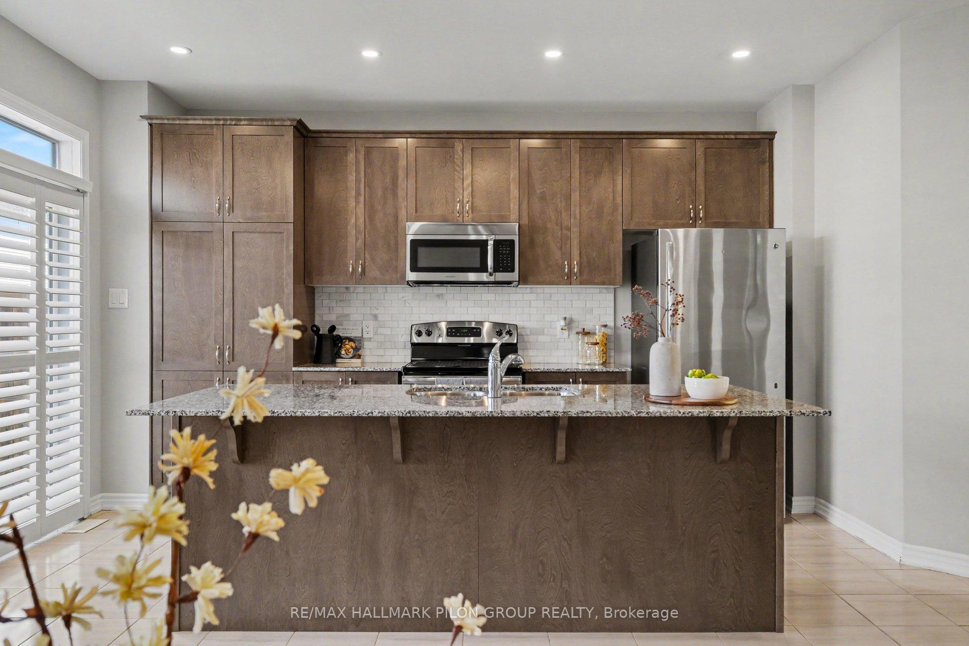 Photo 3 of 124 Mandalay Street, Ottawa, Avalon West — HOMEH