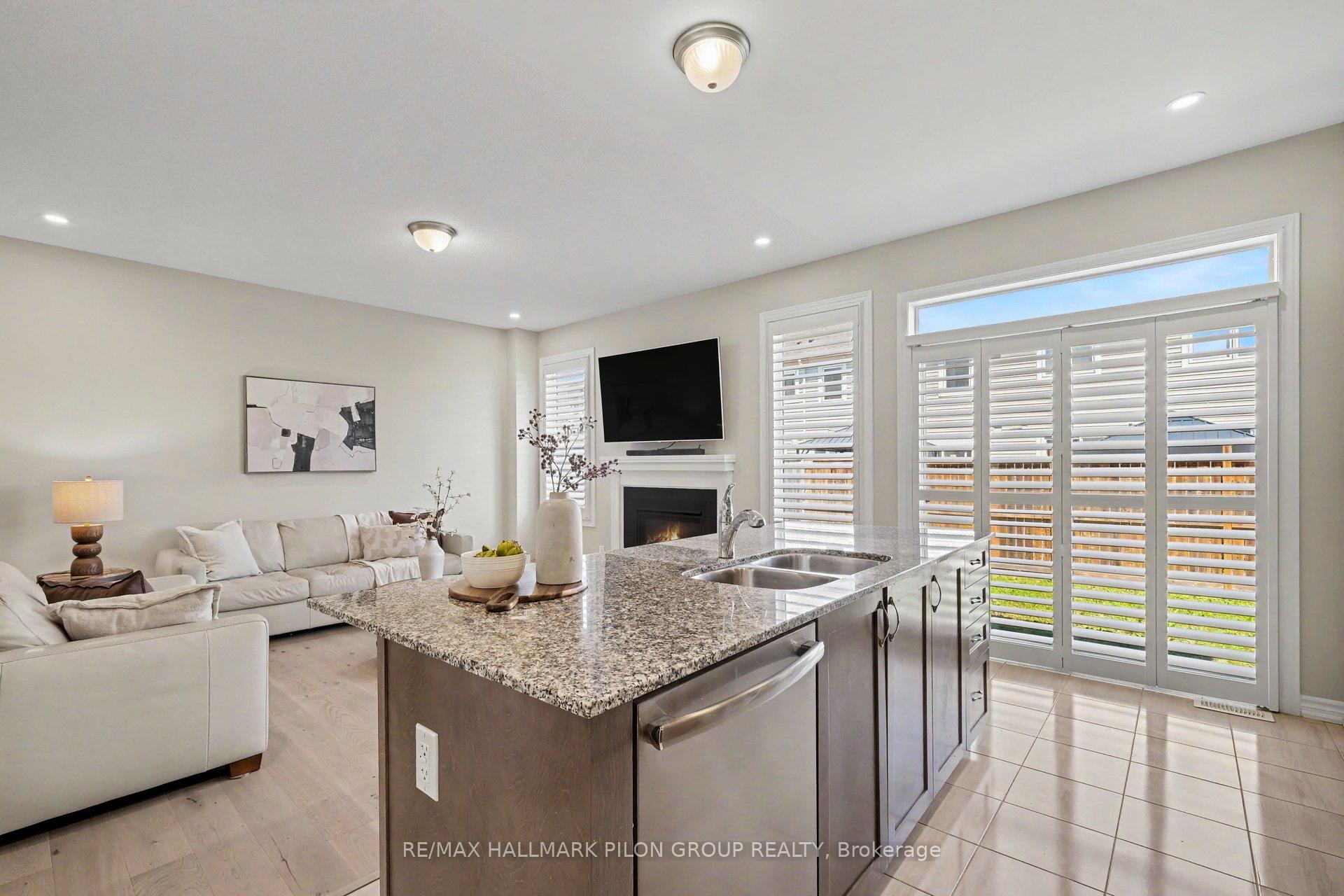 Photo 4 of 124 Mandalay Street, Ottawa, Avalon West — HOMEH