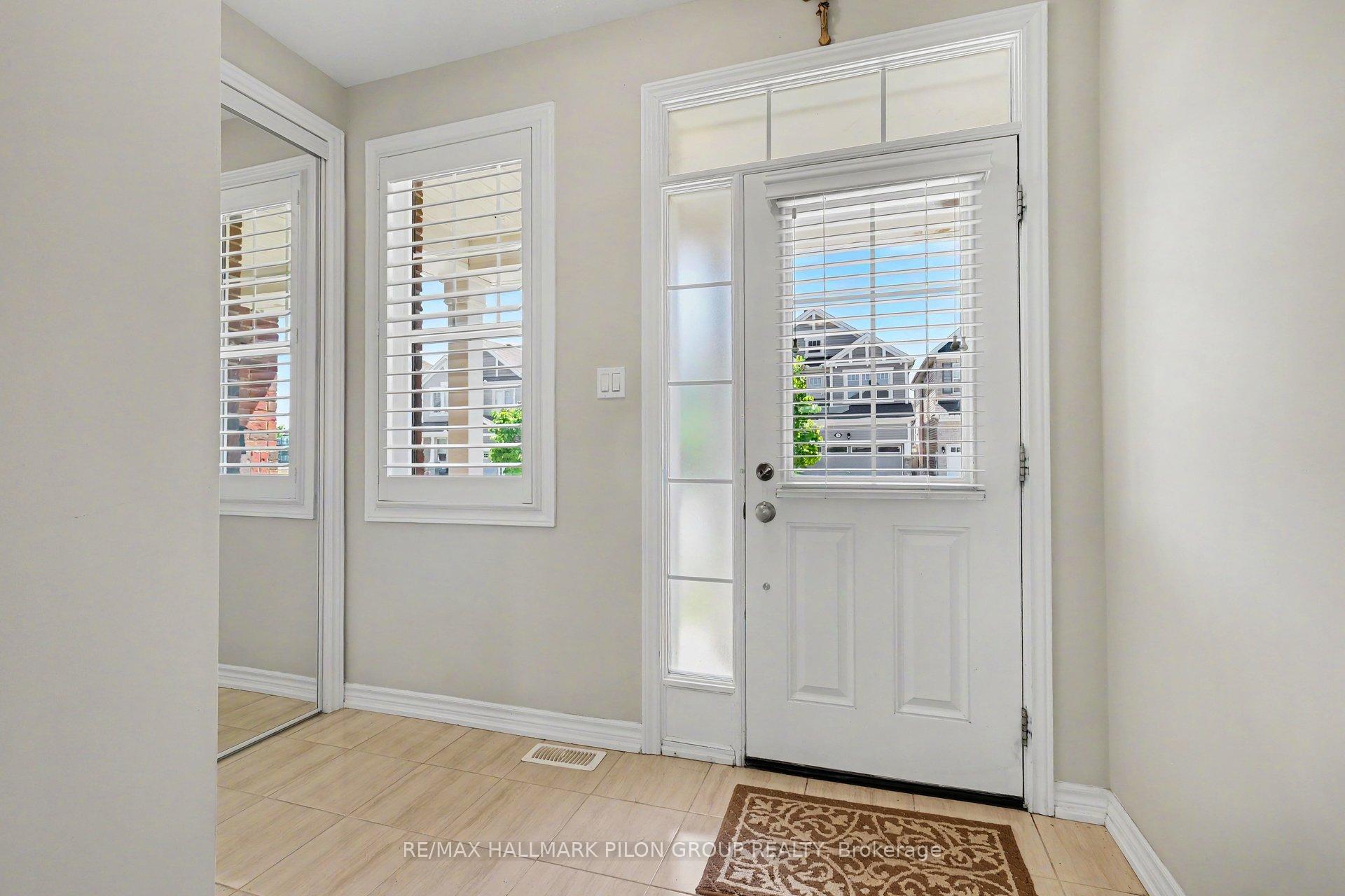 Photo 10 of 124 Mandalay Street, Ottawa, Avalon West — HOMEH