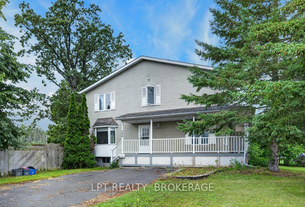 Photo 2 of 764 Roosevelt Drive, Kingston, City SouthWest — HOMEH
