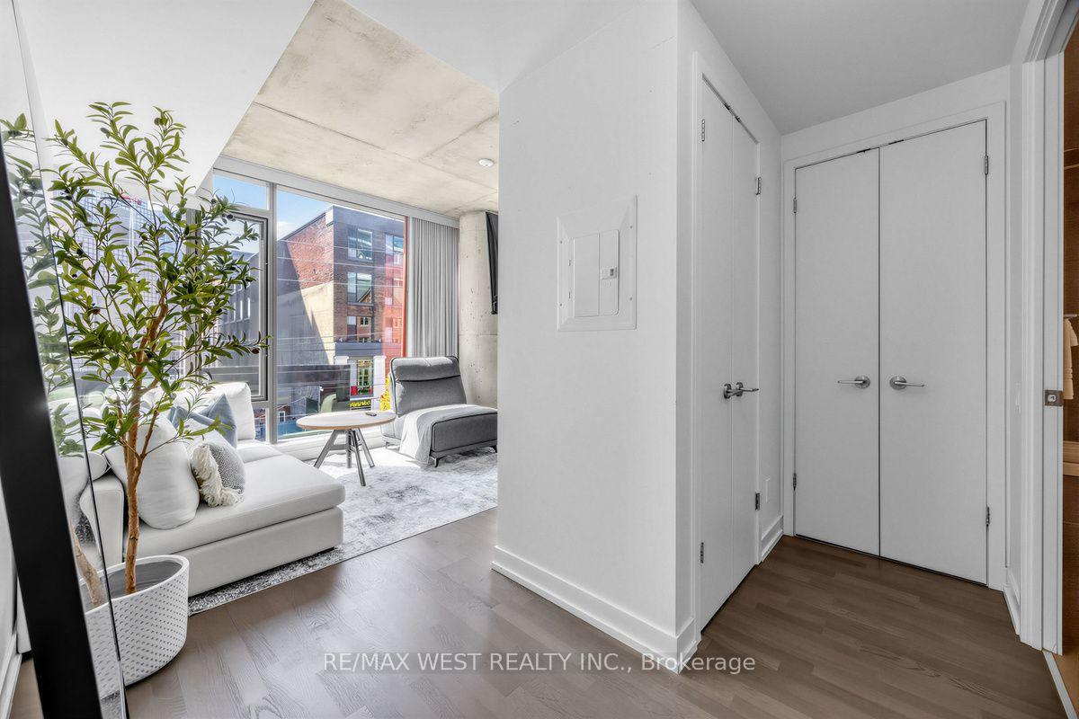 Photo 3 of Unit 214, 560 King Street W, Toronto, Waterfront Communities — HOMEH