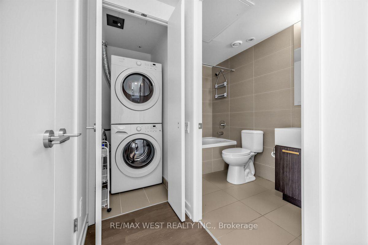 Photo 11 of Unit 214, 560 King Street W, Toronto, Waterfront Communities — HOMEH
