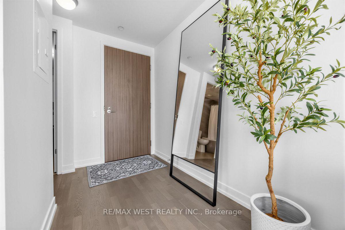 Photo 12 of Unit 214, 560 King Street W, Toronto, Waterfront Communities — HOMEH