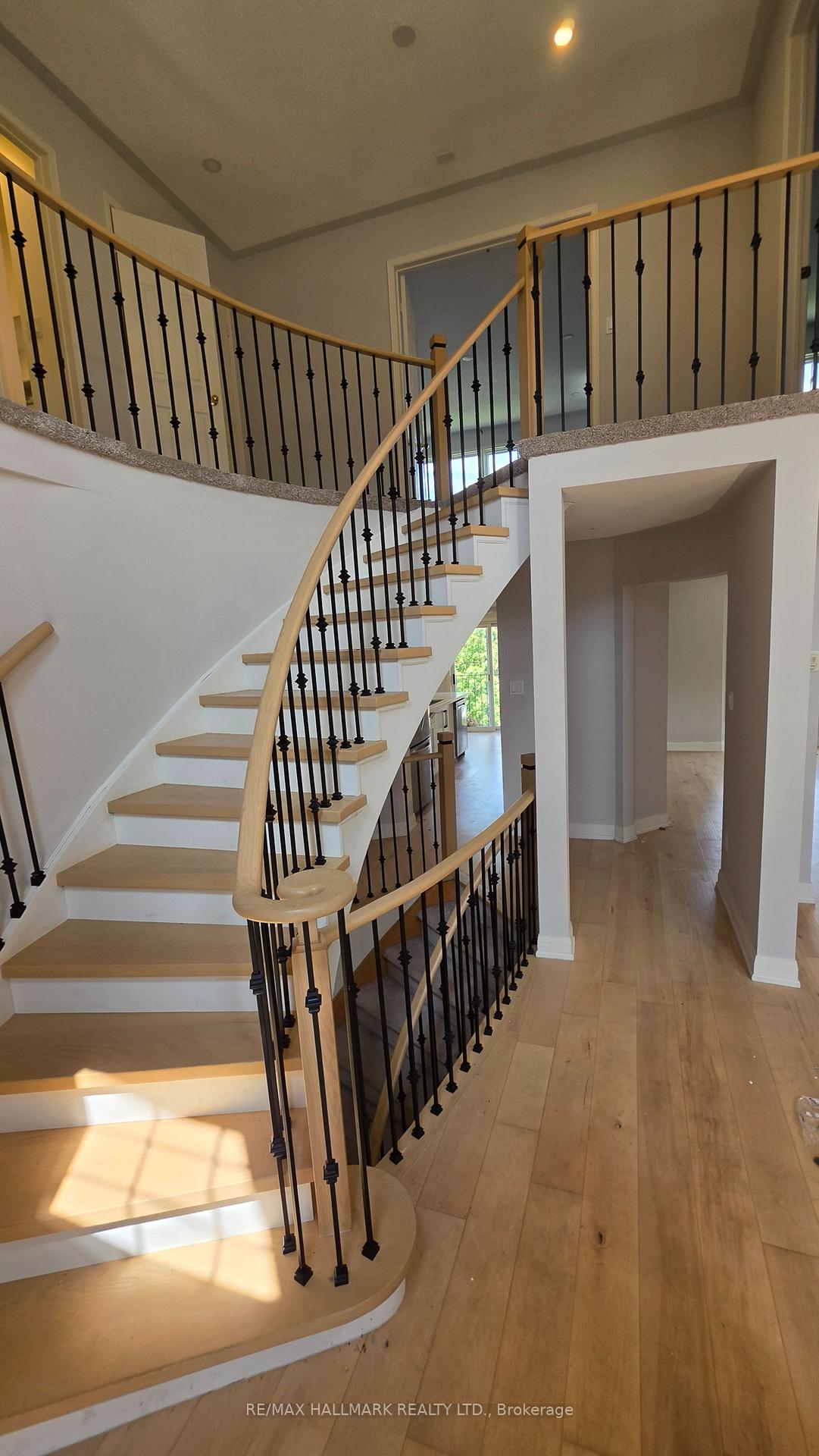 Photo 7 of 39 Pogson Drive, Whitby, Rolling Acres — HOMEH
