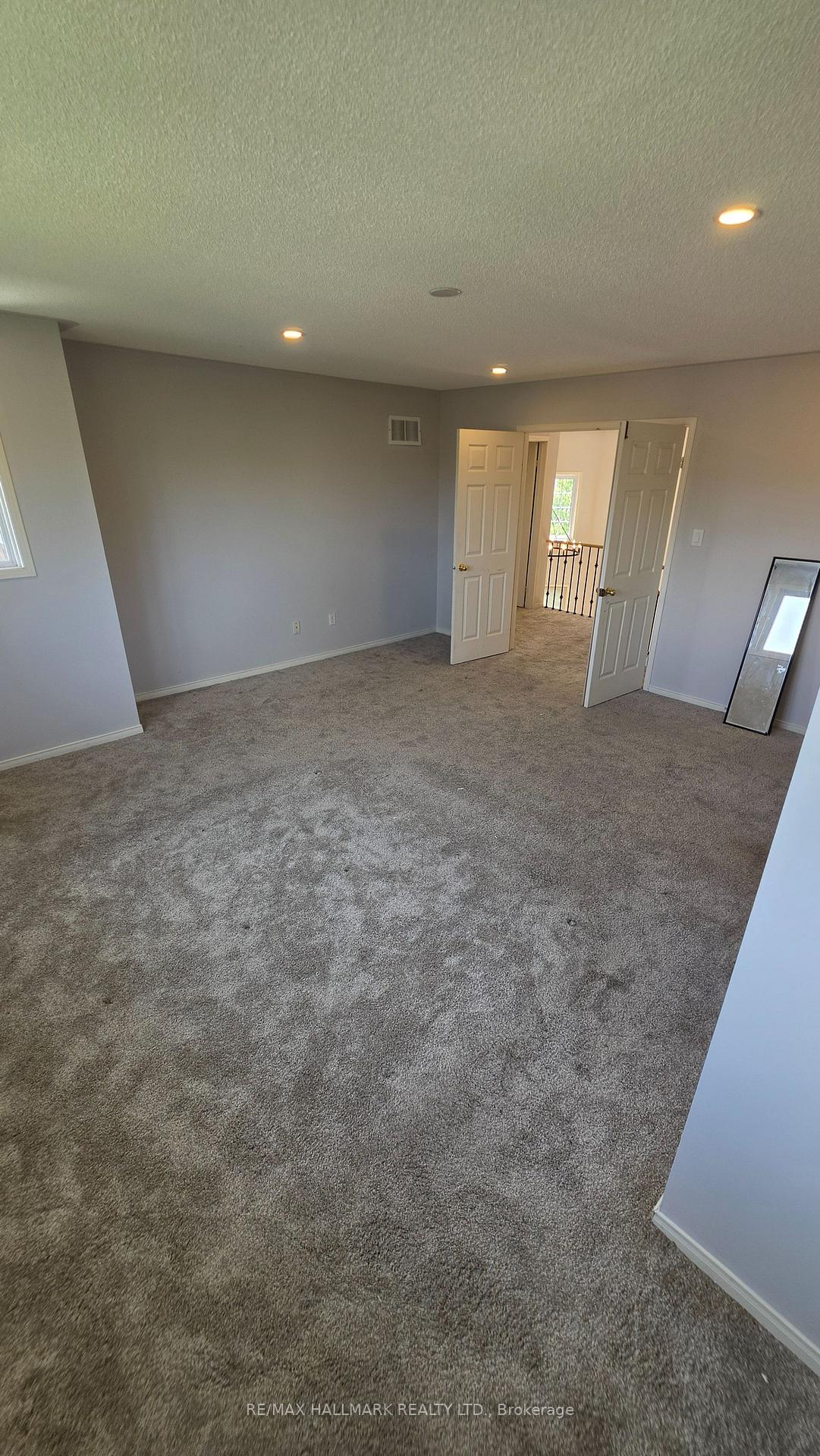 Photo 18 of 39 Pogson Drive, Whitby, Rolling Acres — HOMEH