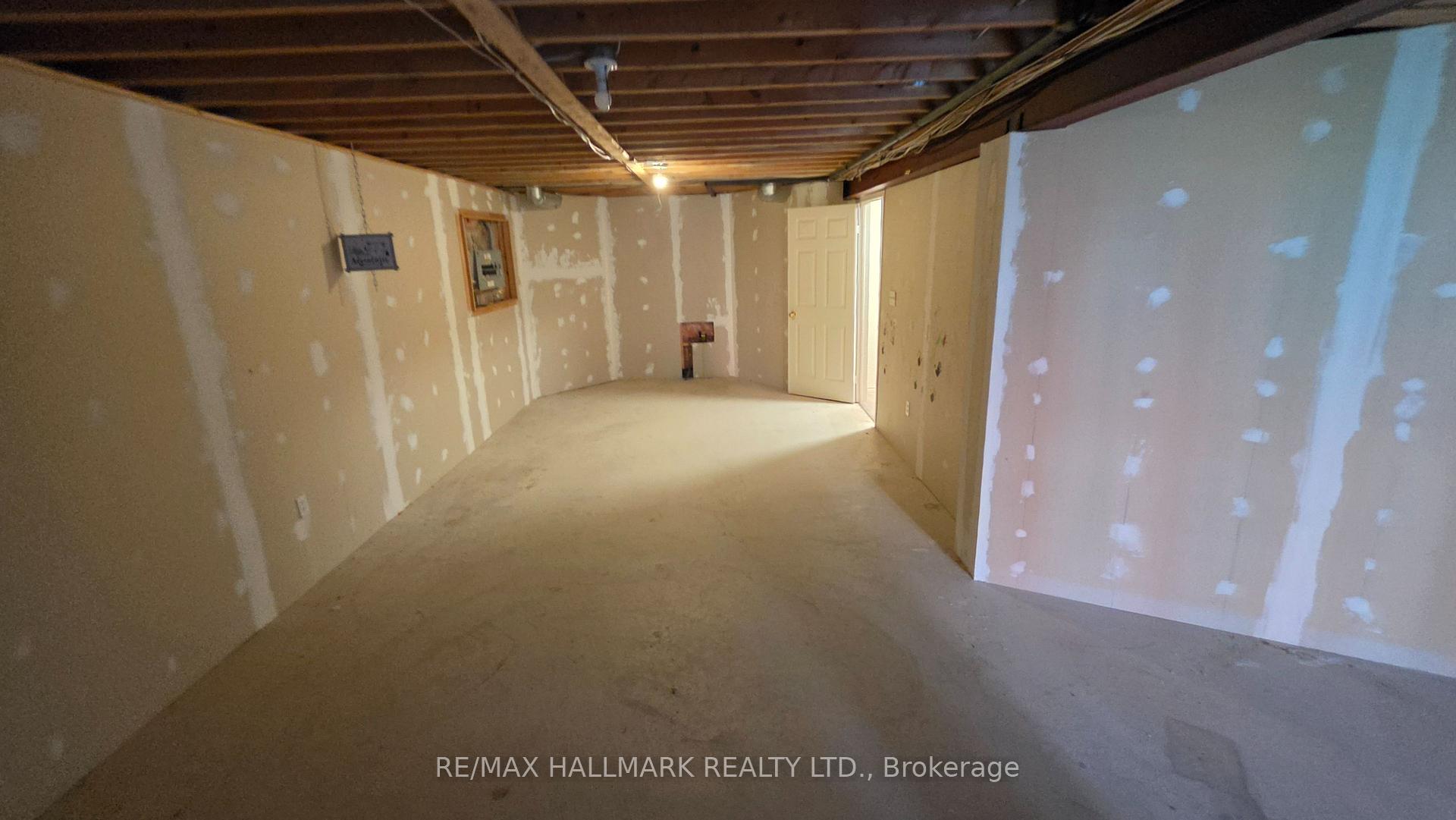 Photo 29 of 39 Pogson Drive, Whitby, Rolling Acres — HOMEH
