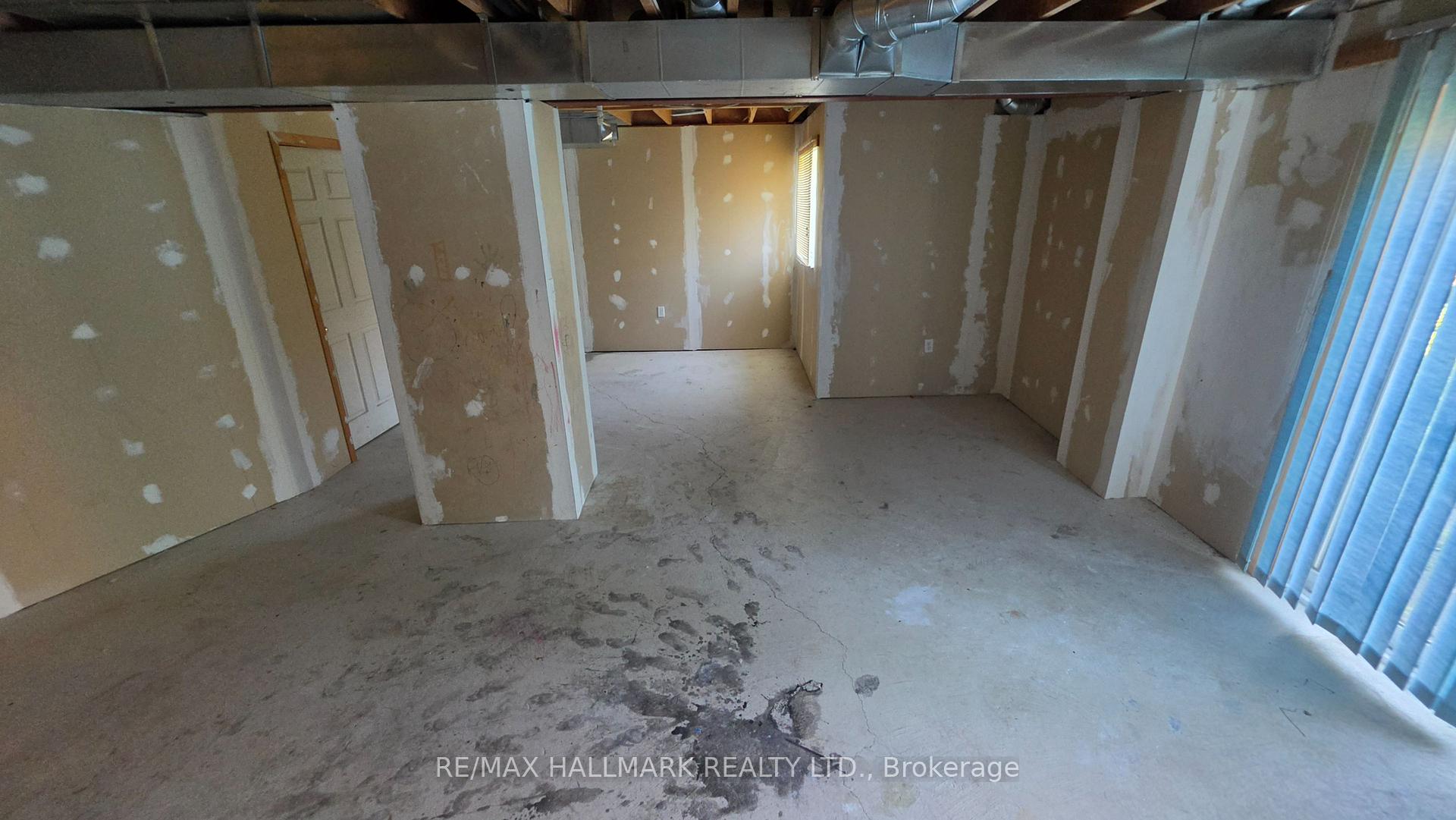 Photo 37 of 39 Pogson Drive, Whitby, Rolling Acres — HOMEH