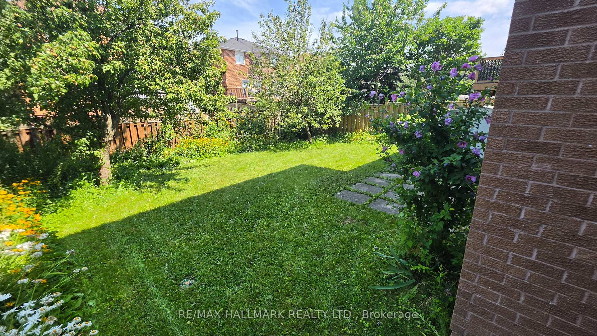 Photo 41 of 39 Pogson Drive, Whitby, Rolling Acres — HOMEH