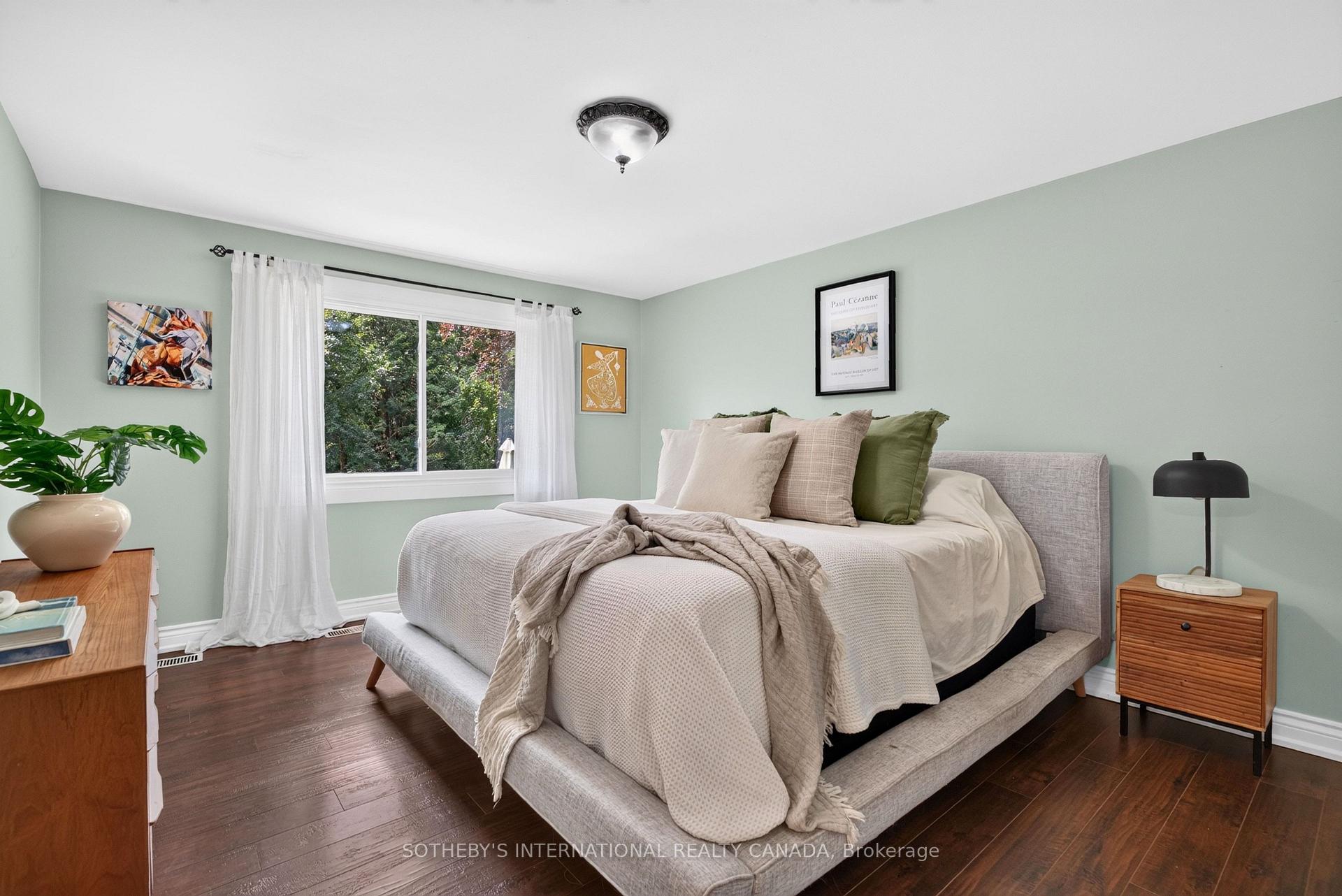 Photo 12 of 20 Monarch Court, Hamilton, Dundas — HOMEH