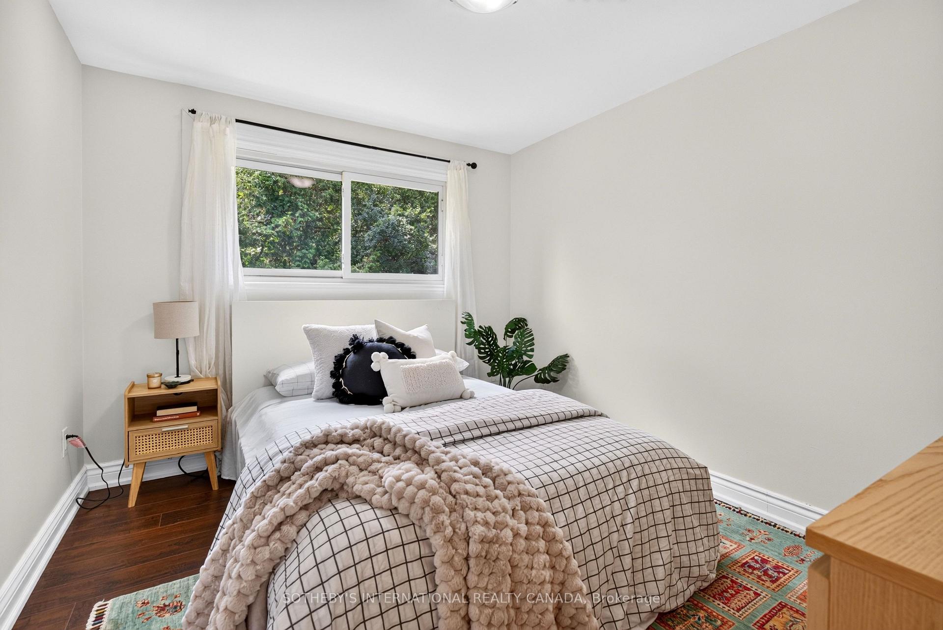 Photo 14 of 20 Monarch Court, Hamilton, Dundas — HOMEH
