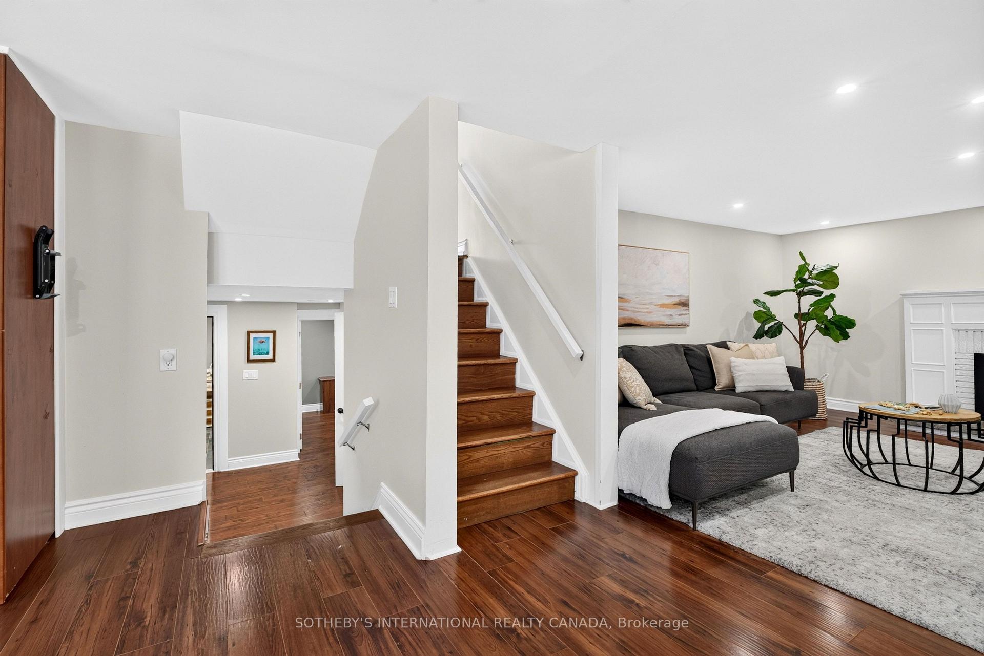 Photo 16 of 20 Monarch Court, Hamilton, Dundas — HOMEH