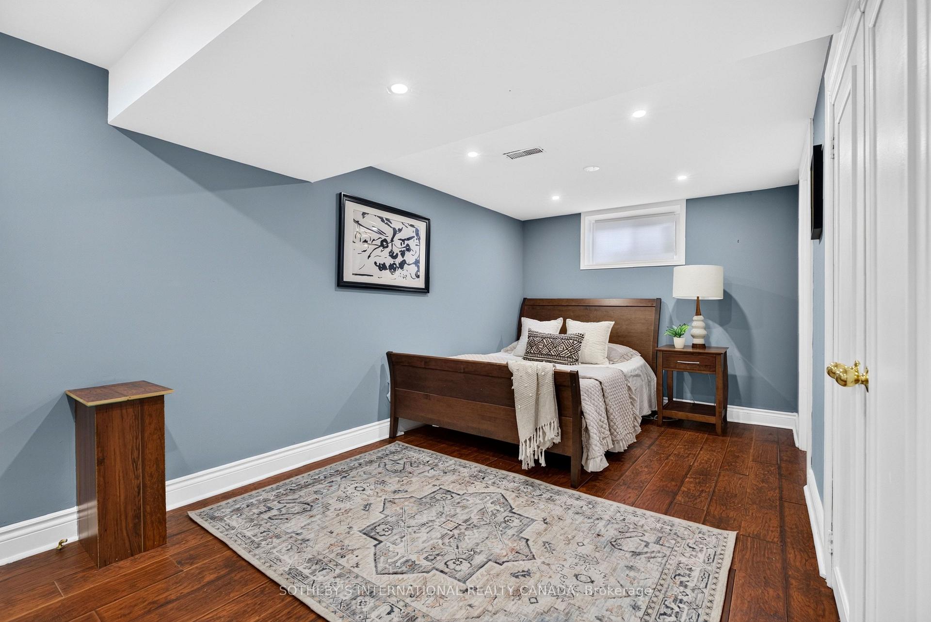 Photo 21 of 20 Monarch Court, Hamilton, Dundas — HOMEH